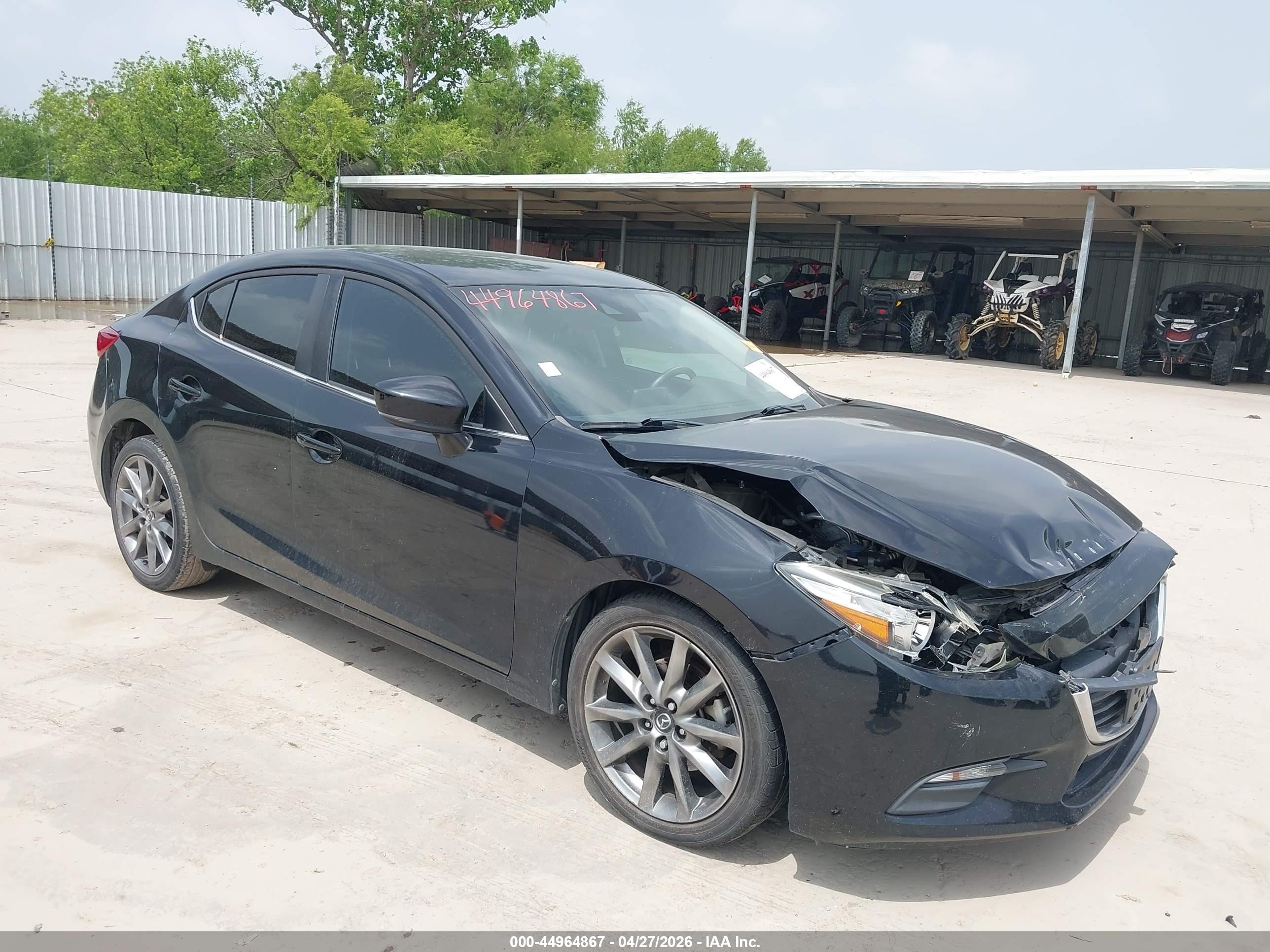 2018 Mazda 3 Touring, VIN 3MZBN1V30JM174889 — Front end