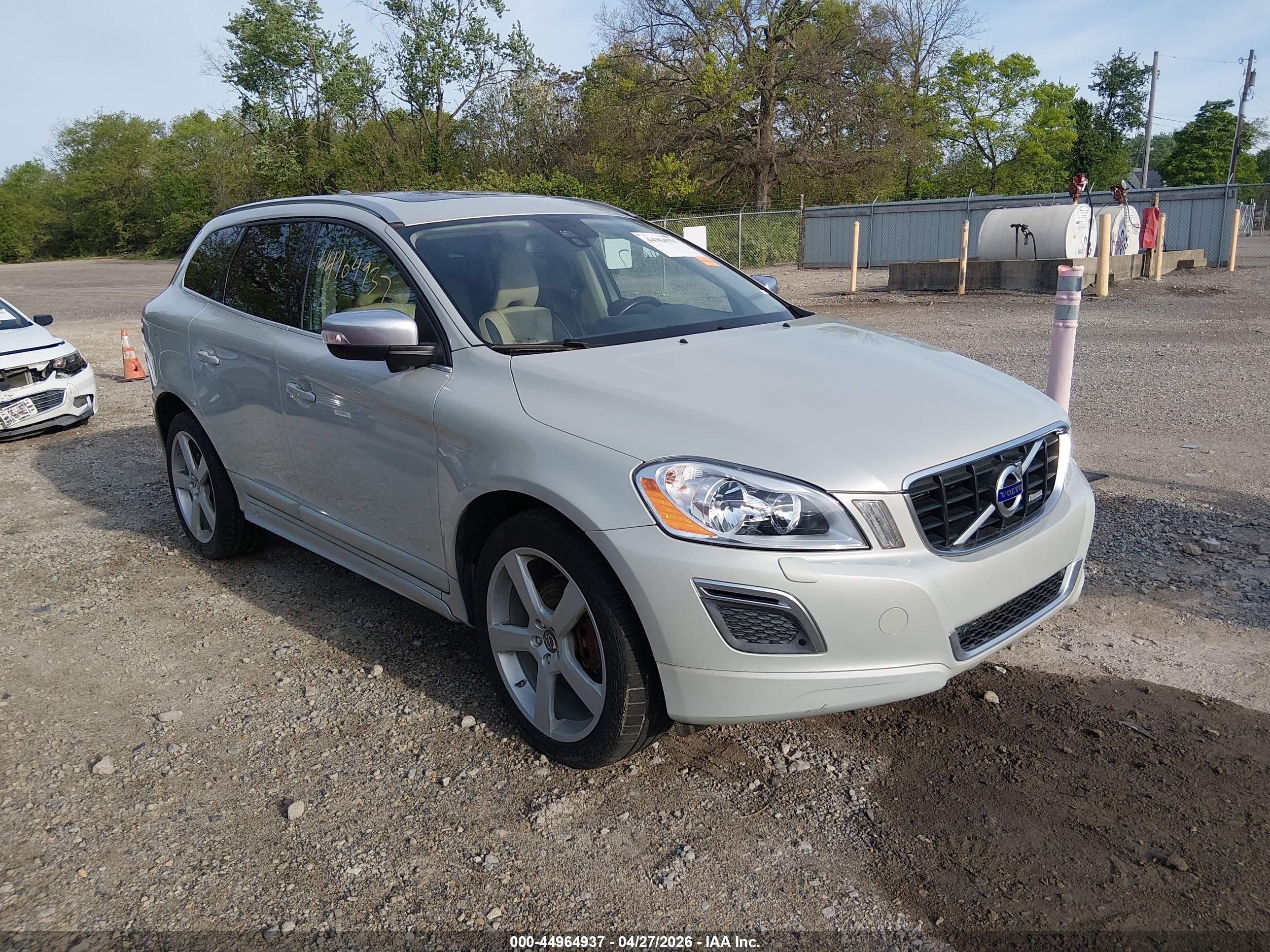 2011 Volvo XC60 3.2L, VIN YV4952DL2B2164587 — Normal wear
