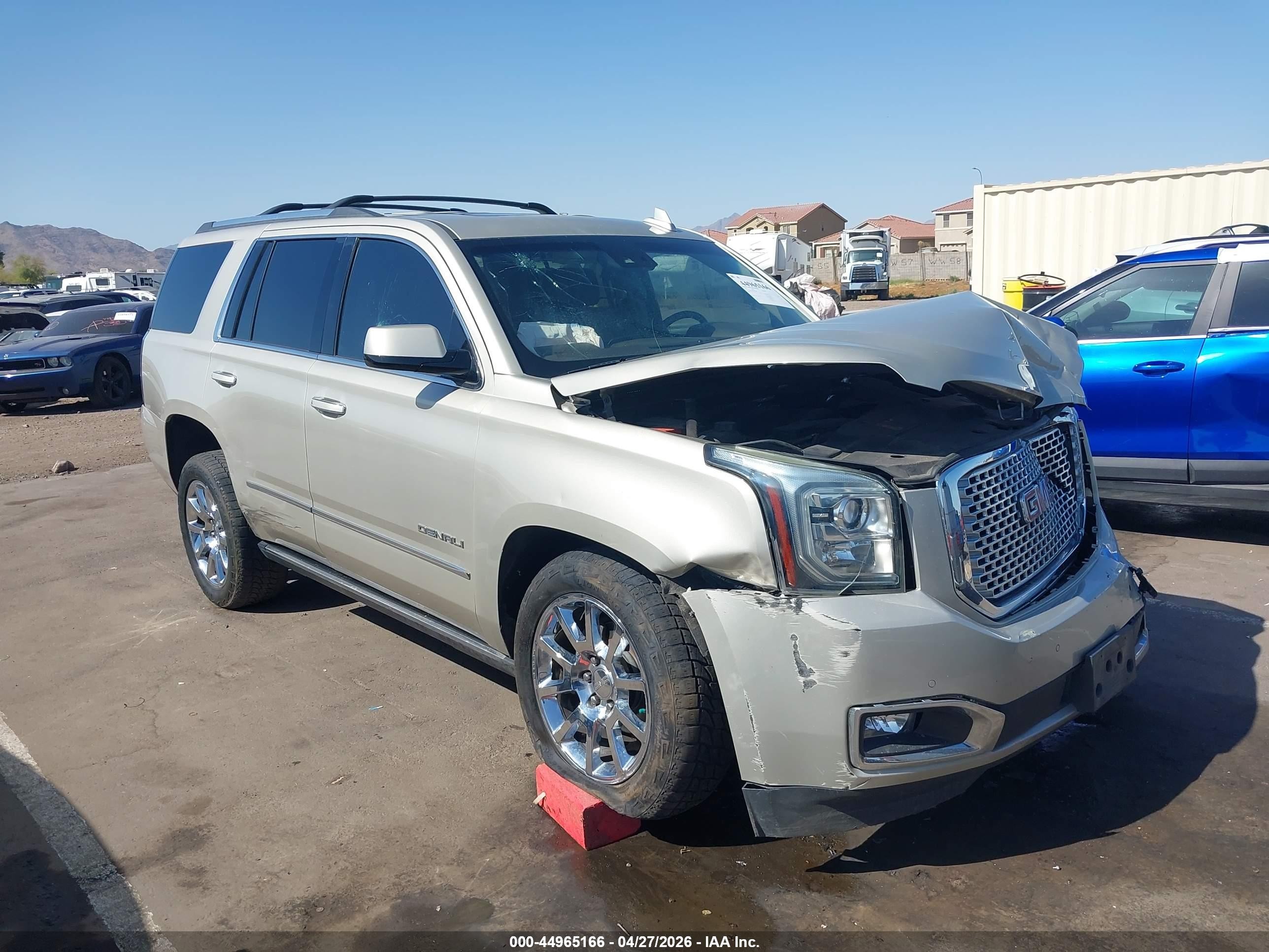 2017 GMC Yukon Denali, VIN 1GKS2CKJ3HR210680 — Front end