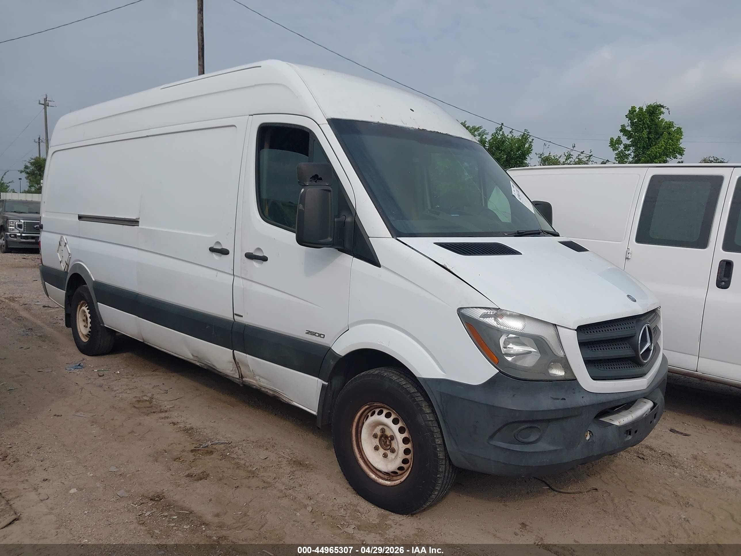2014 Mercedes-Benz Sprinter, VIN WD3PE8DE4E5902806 — Side