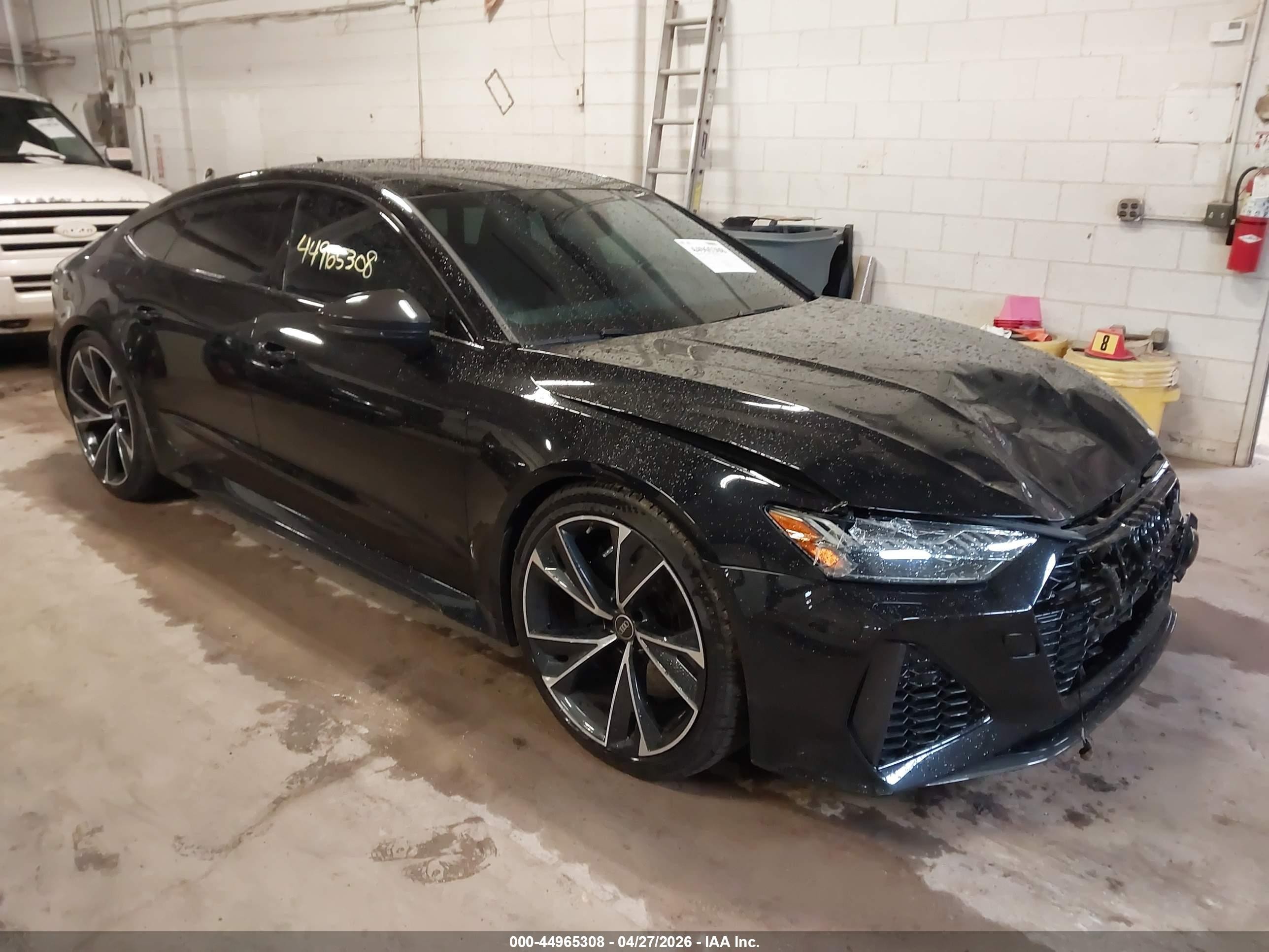 2021 Audi RS 7, VIN WUAPCBF22MN906026 — Front end