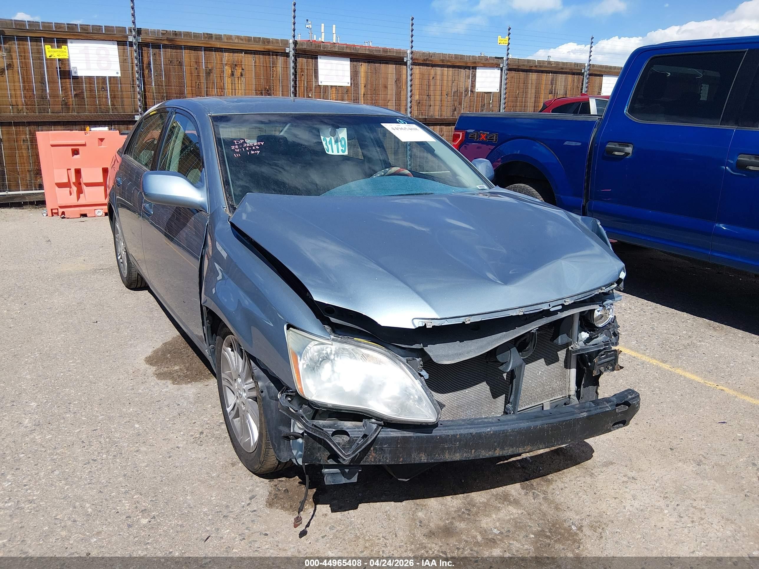 2006 Toyota Avalon Limited, VIN 4T1BK36B06U118818 — Front end