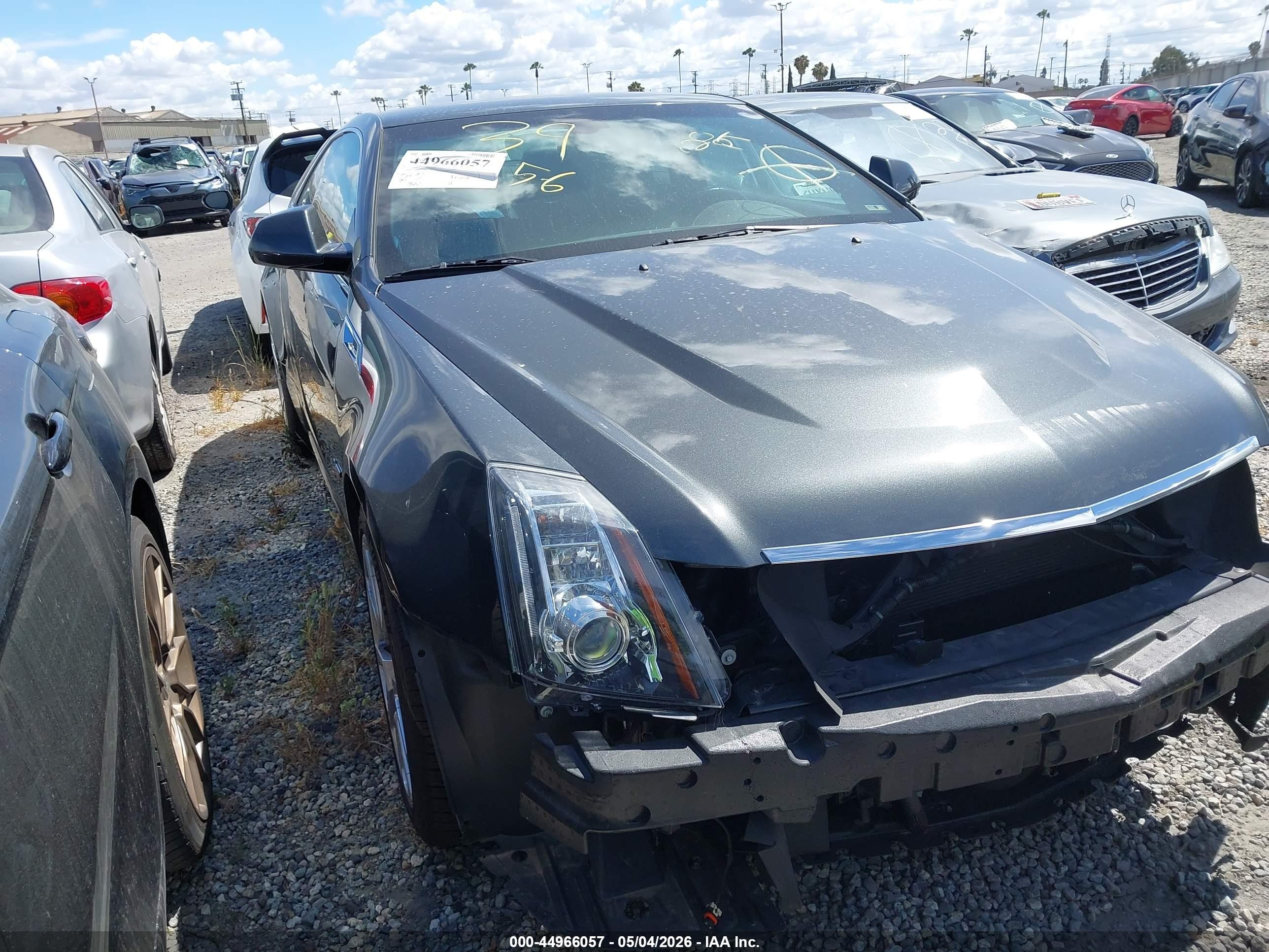 2014 Cadillac CTS-V, VIN 1G6DV1EPXE0184551 — Front end