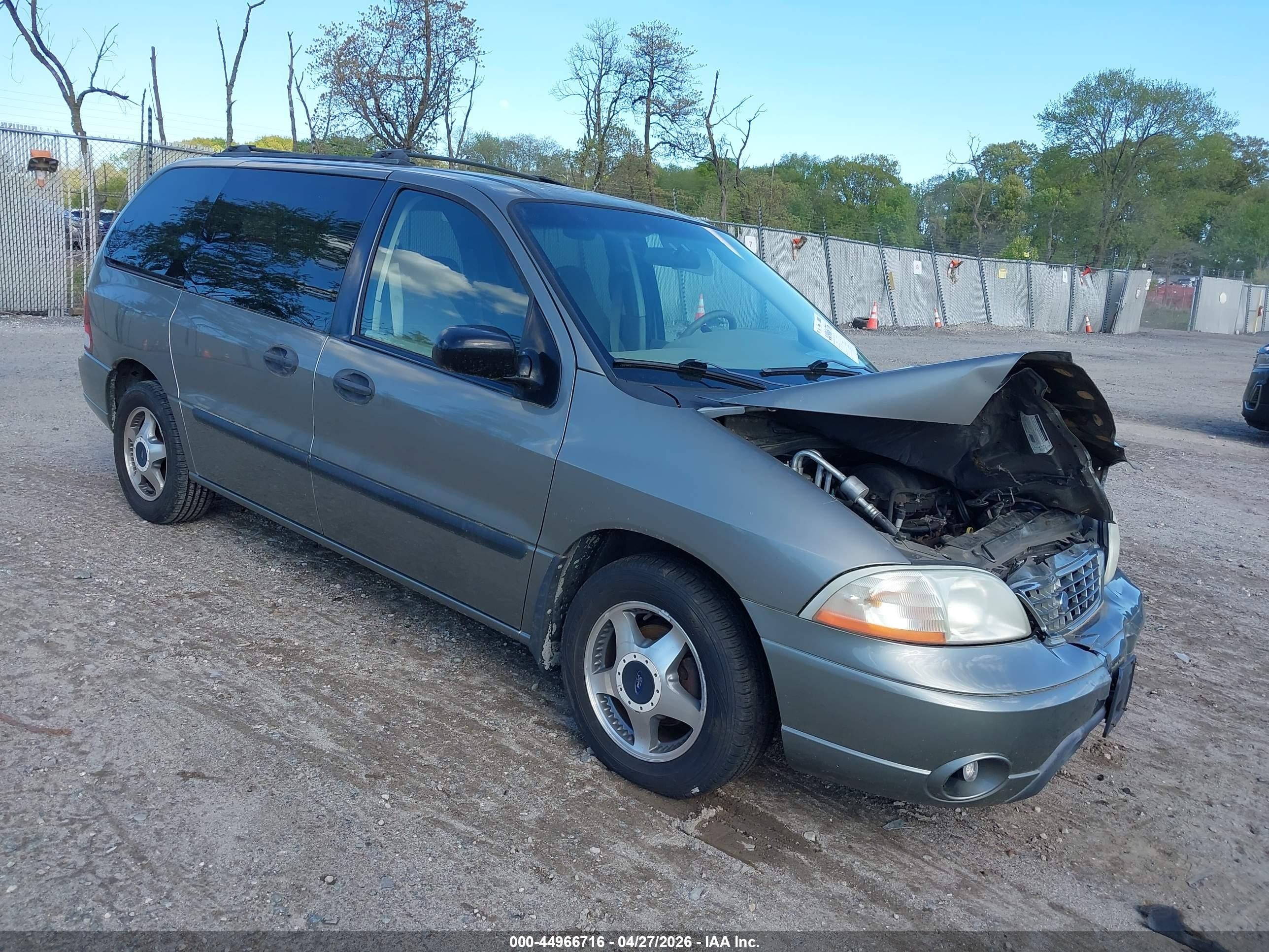 2002 Ford Windstar LX, VIN 2FMZA51402BB08361 — Перед