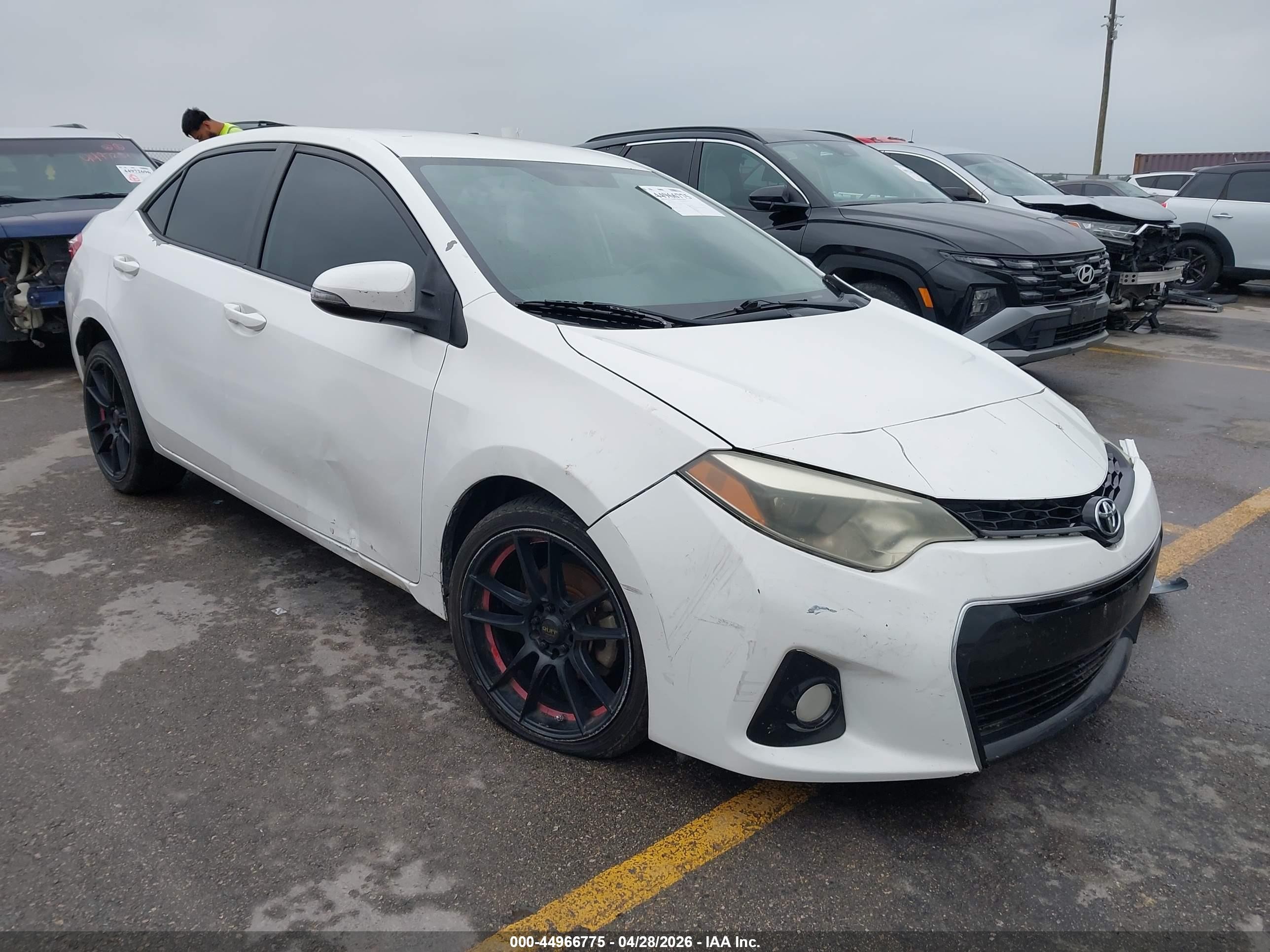2016 Toyota Corolla LE Plus, VIN 5YFBURHE3GP439162 — Front end