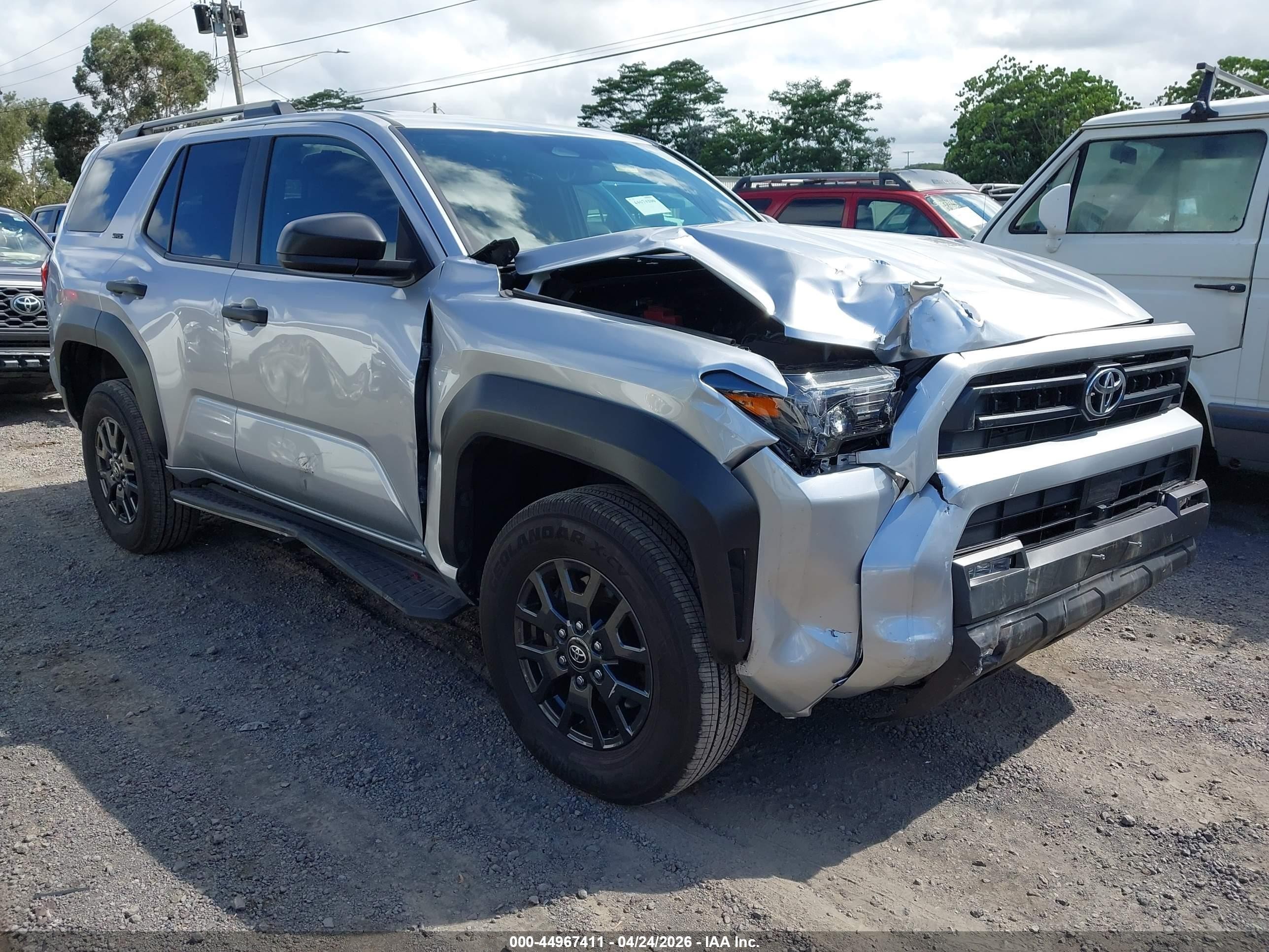 2025 Toyota 4Runner SR5, VIN JTEVA5BR2S5011255 — Front end
