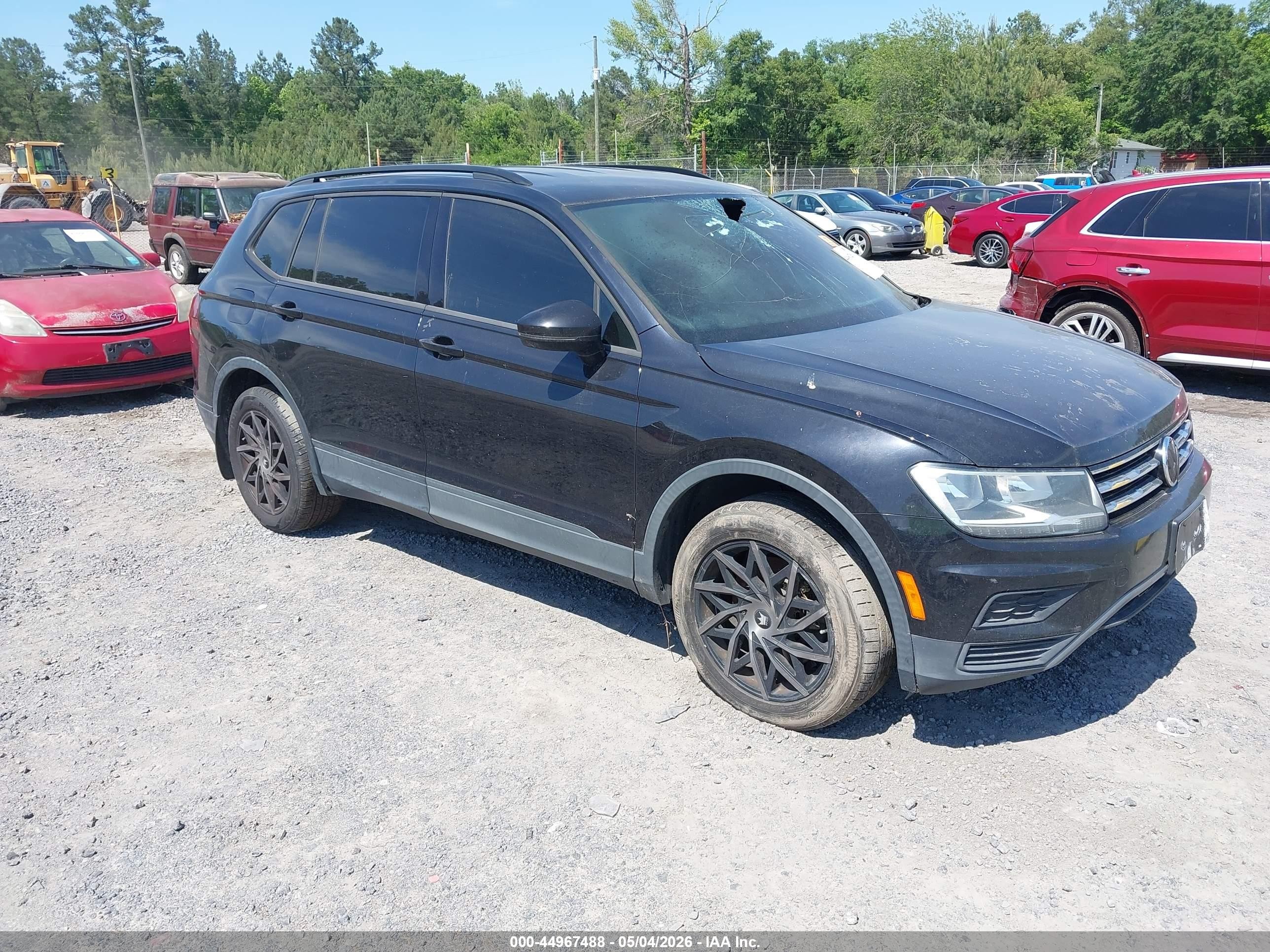 2018 Volkswagen Tiguan S, VIN 3VV1B7AX7JM084868 — Пожар в салоне