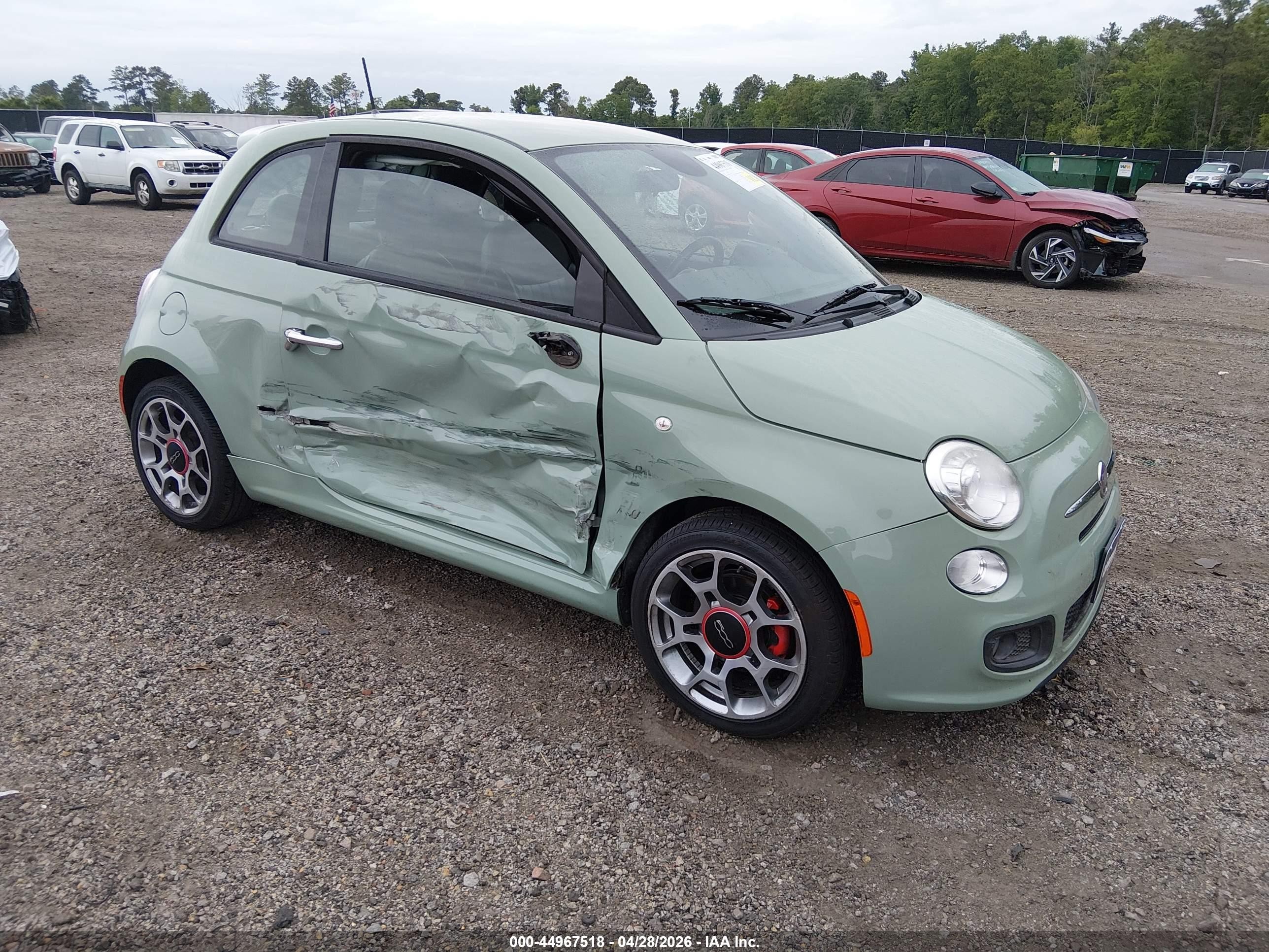 2015 FIAT 500 Sport, VIN 3C3CFFBR8FT508291 — Бок