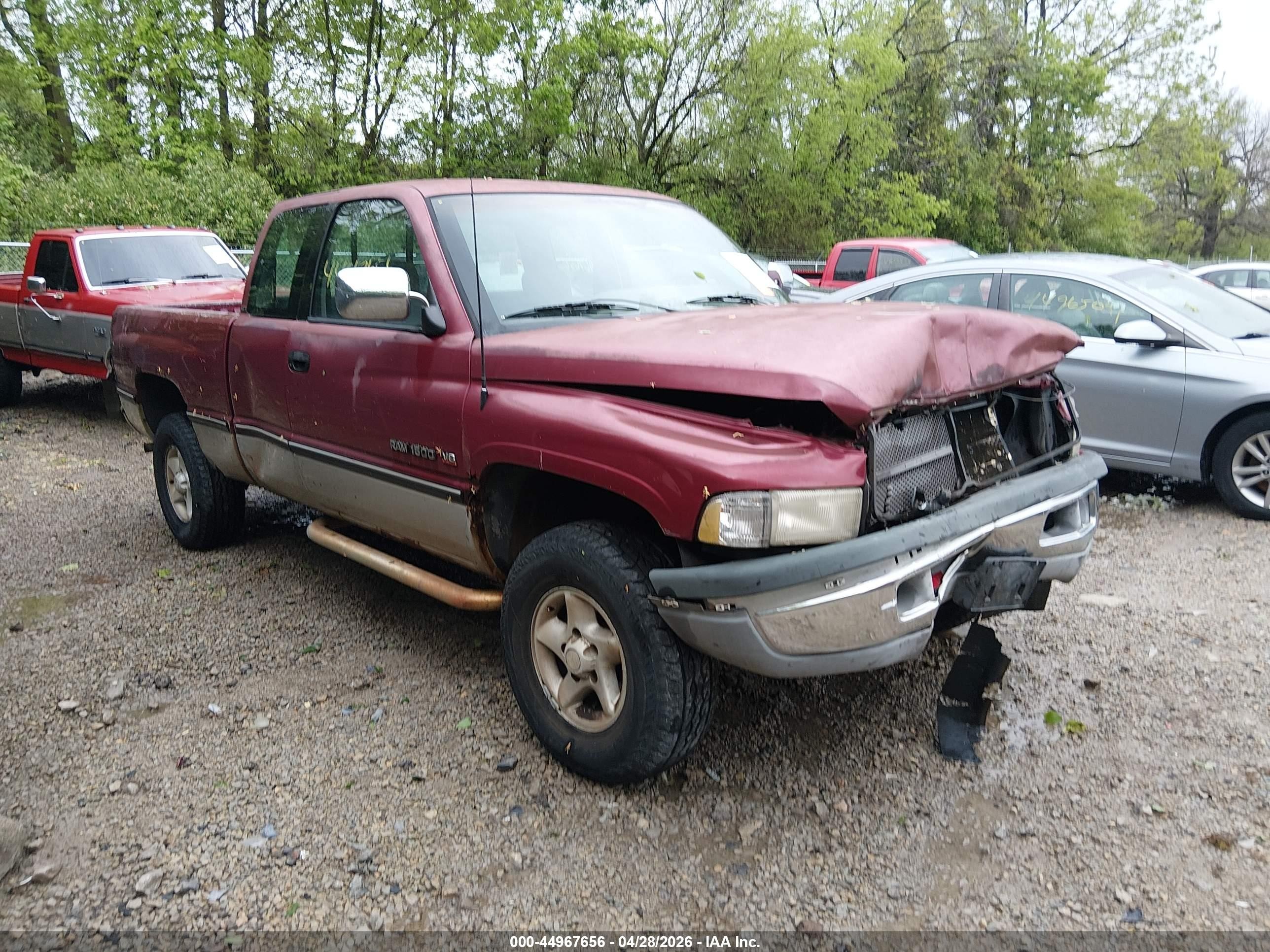 1996 Dodge 1500, VIN 3B7HF13Z1TG174239 — Перед