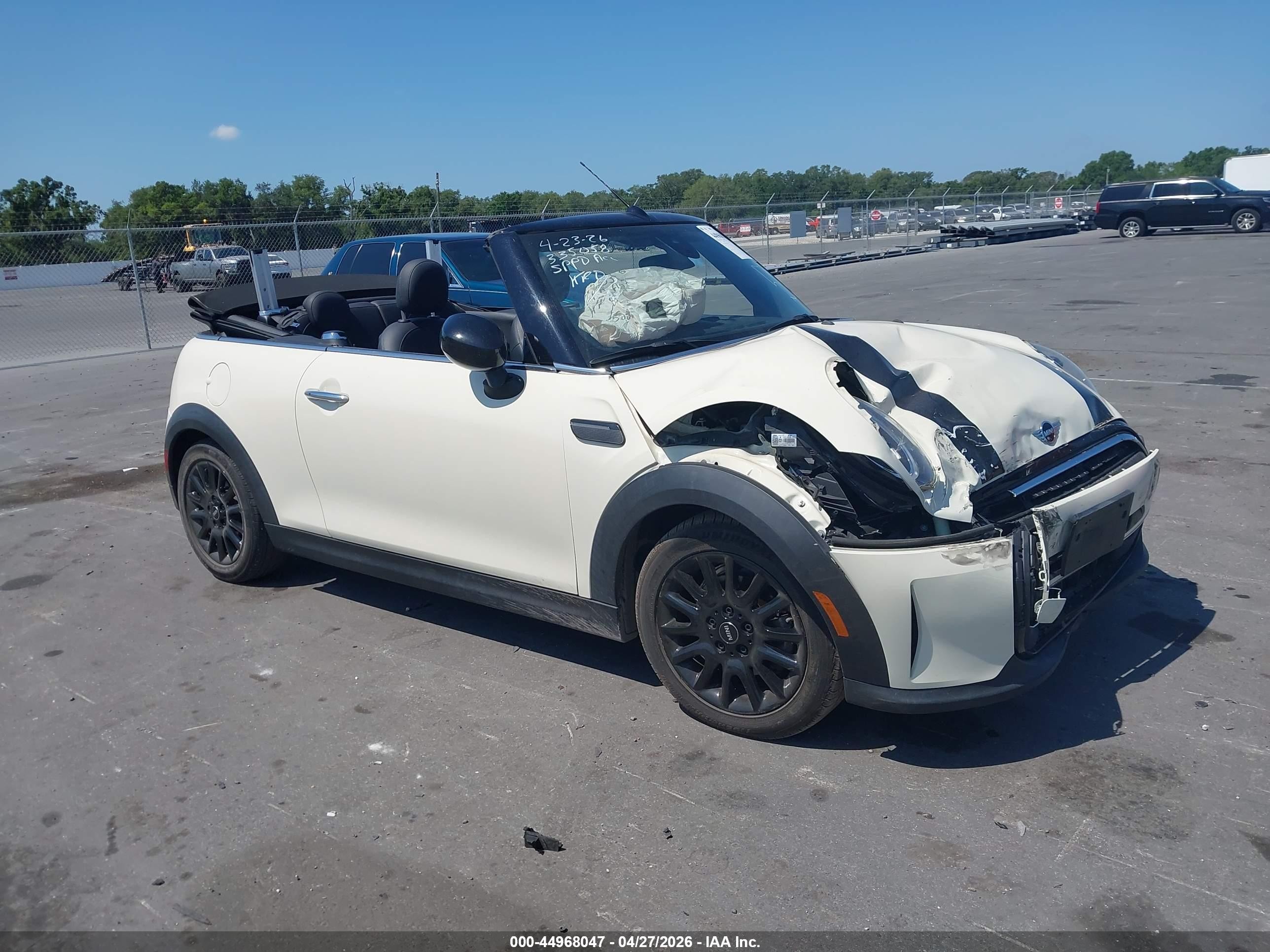 2022 MINI Convertible Cooper, VIN WMW23DL00N3N36551 — Front end