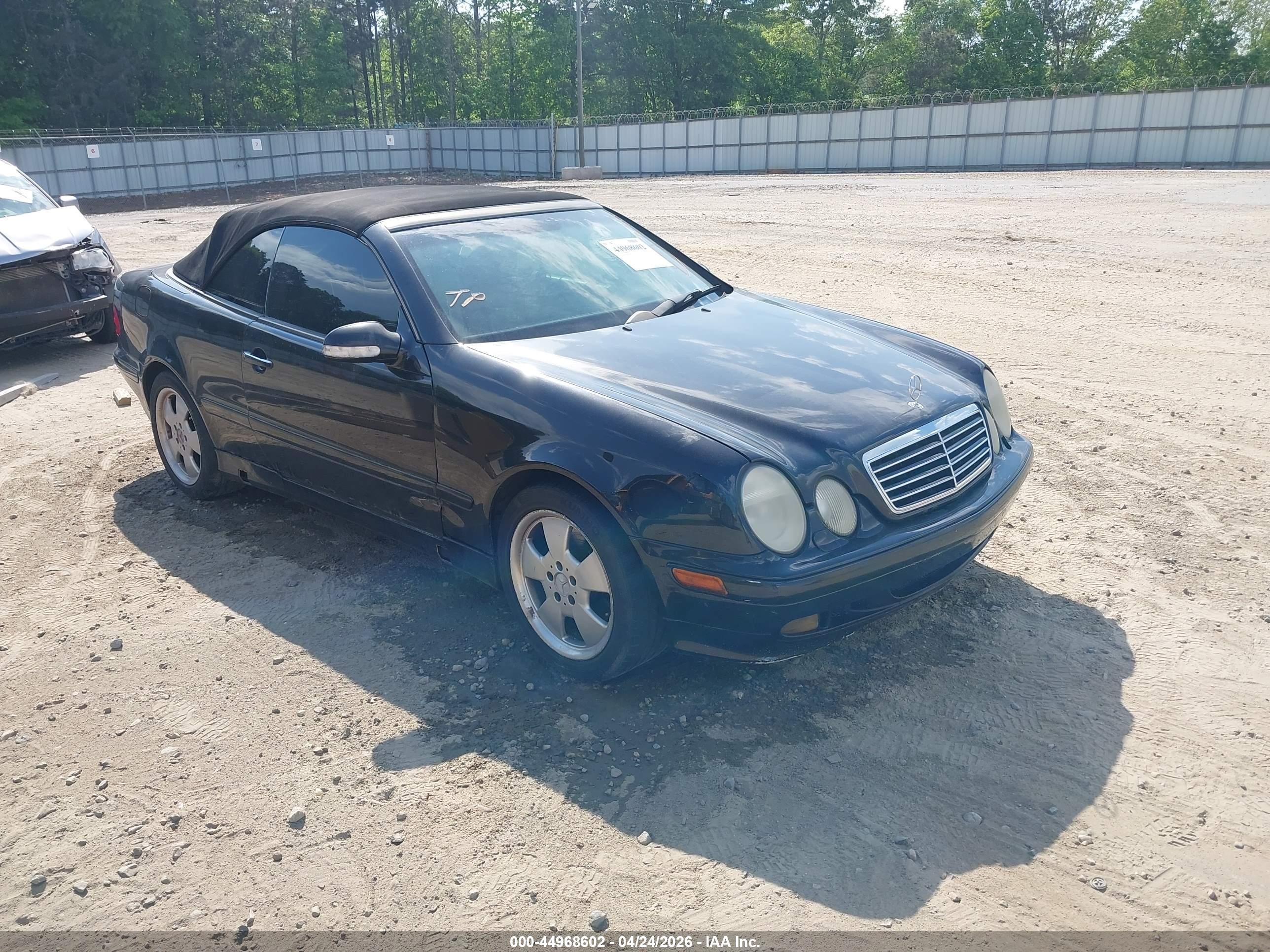 2002 Mercedes-Benz CLK 320/430, VIN WDBLK65G82T105367 — Side