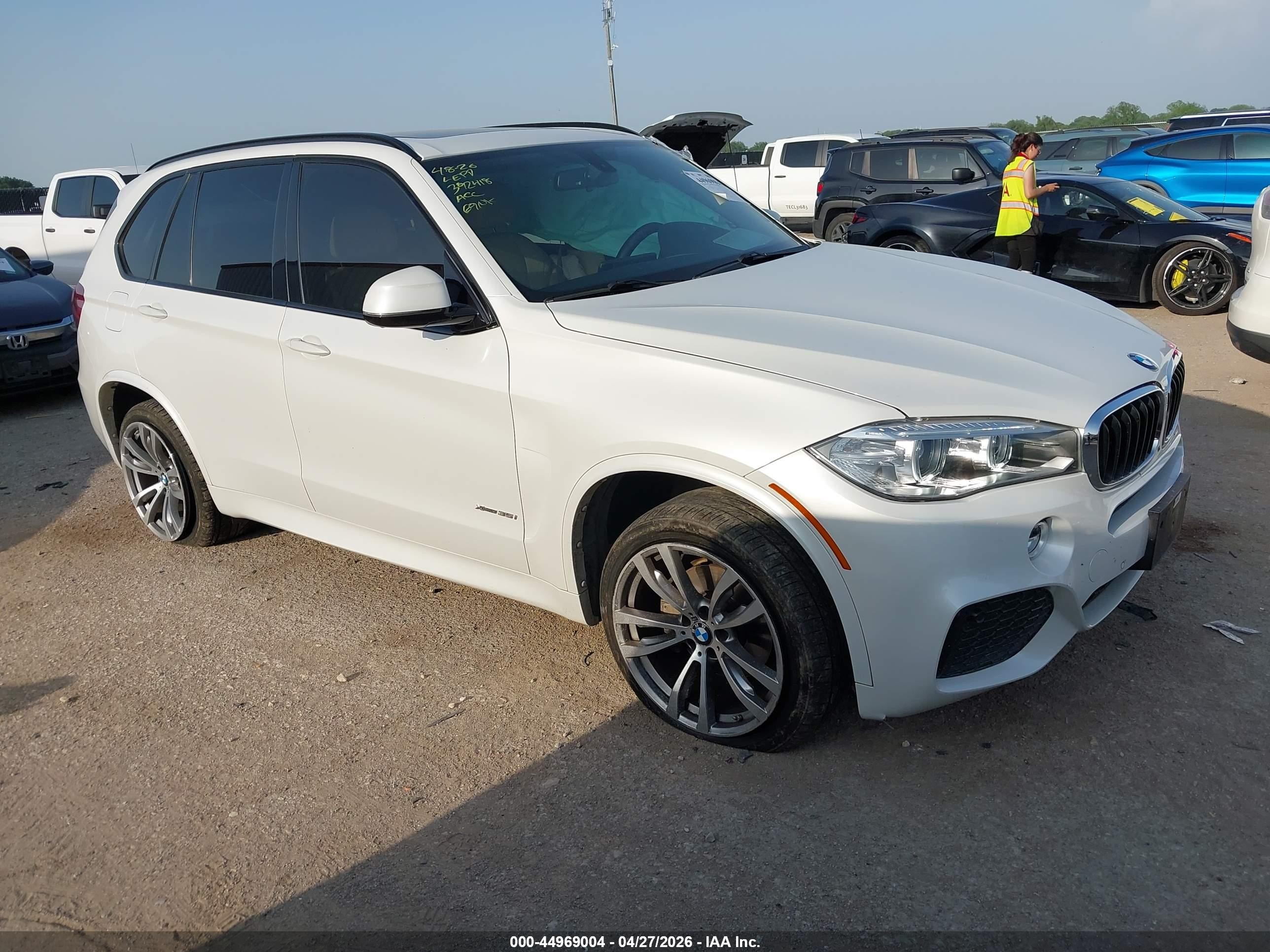 2015 BMW X5 xDrive35i, VIN 5UXKR0C58F0K67514 — Front end