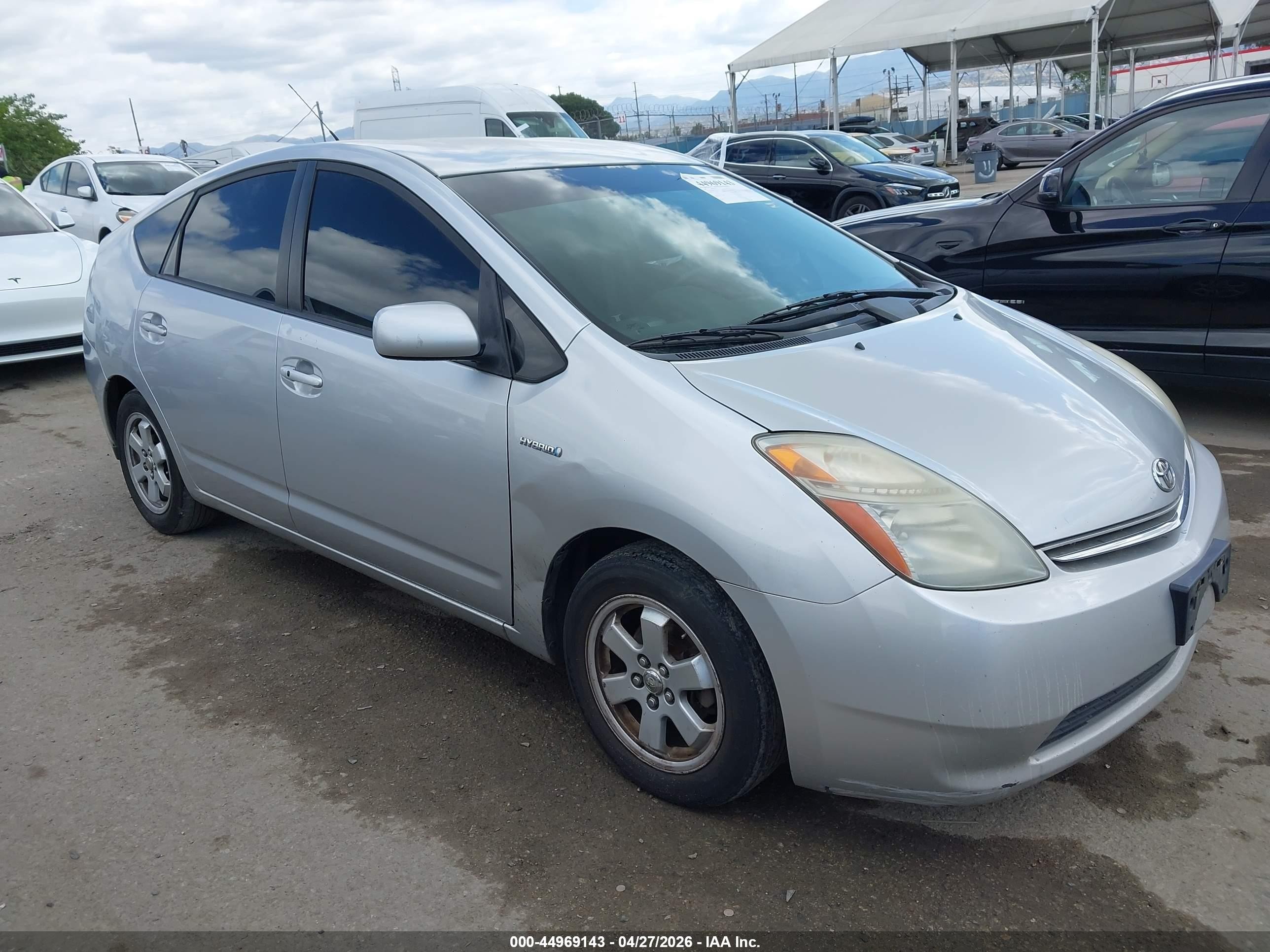 2007 Toyota Prius Touring, VIN JTDKB20U377627374 — Rear end