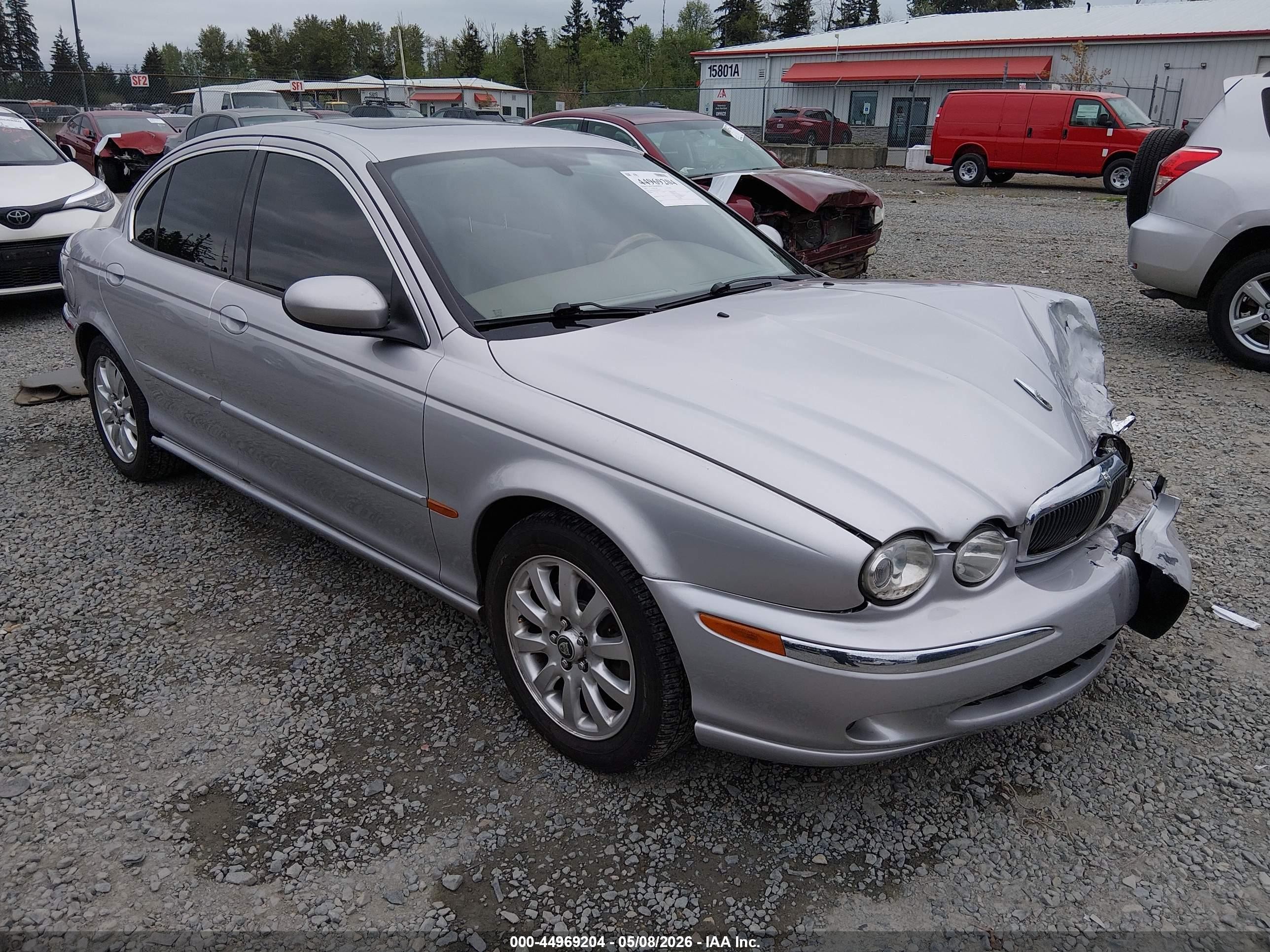 2003 Jaguar X-Type 2.5L Manual, VIN SAJEA51D13XD02415 — Перед