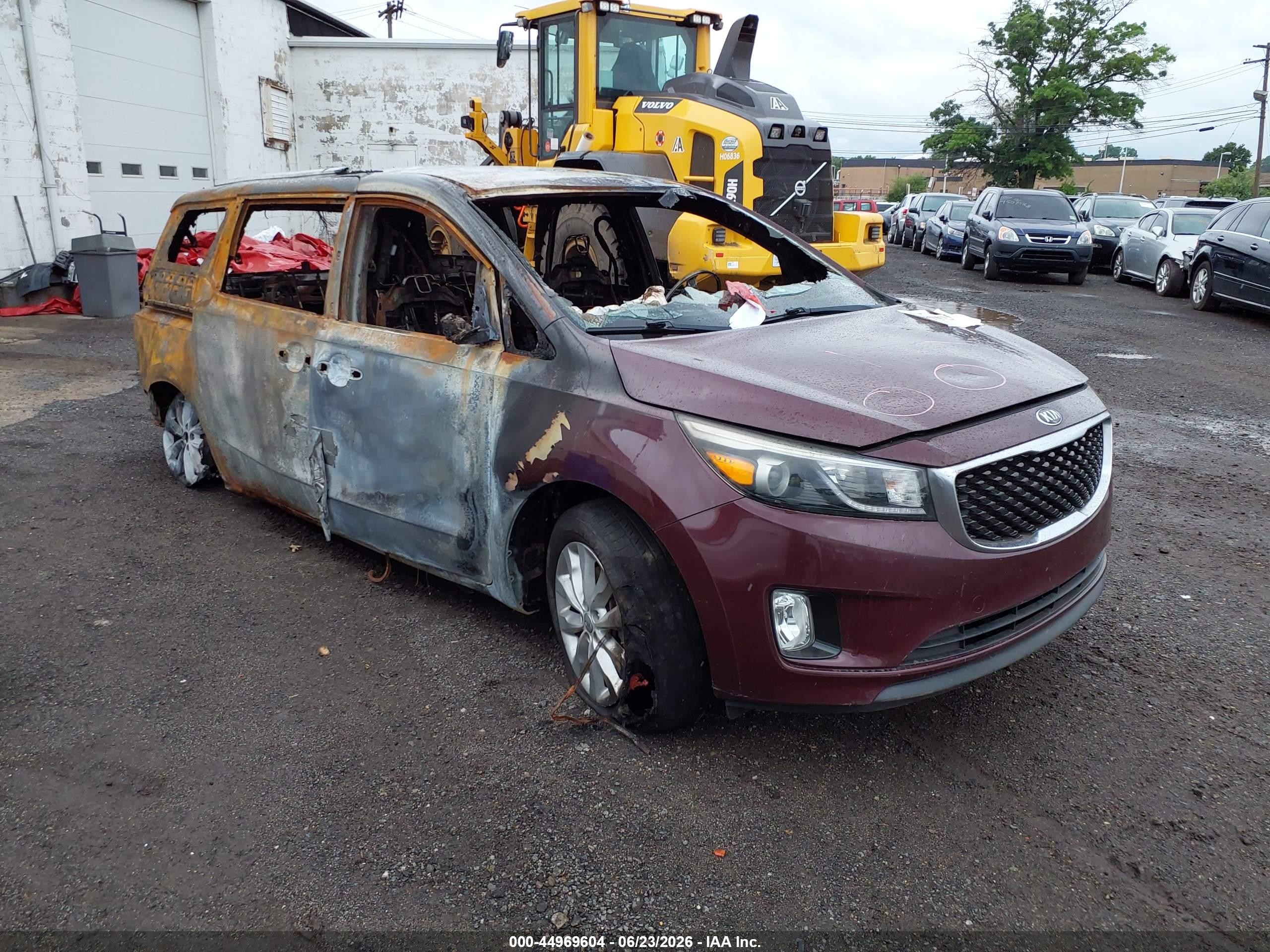 2015 Kia Sedona SX, VIN KNDMC5C11F6036439 — Пожар в салоне