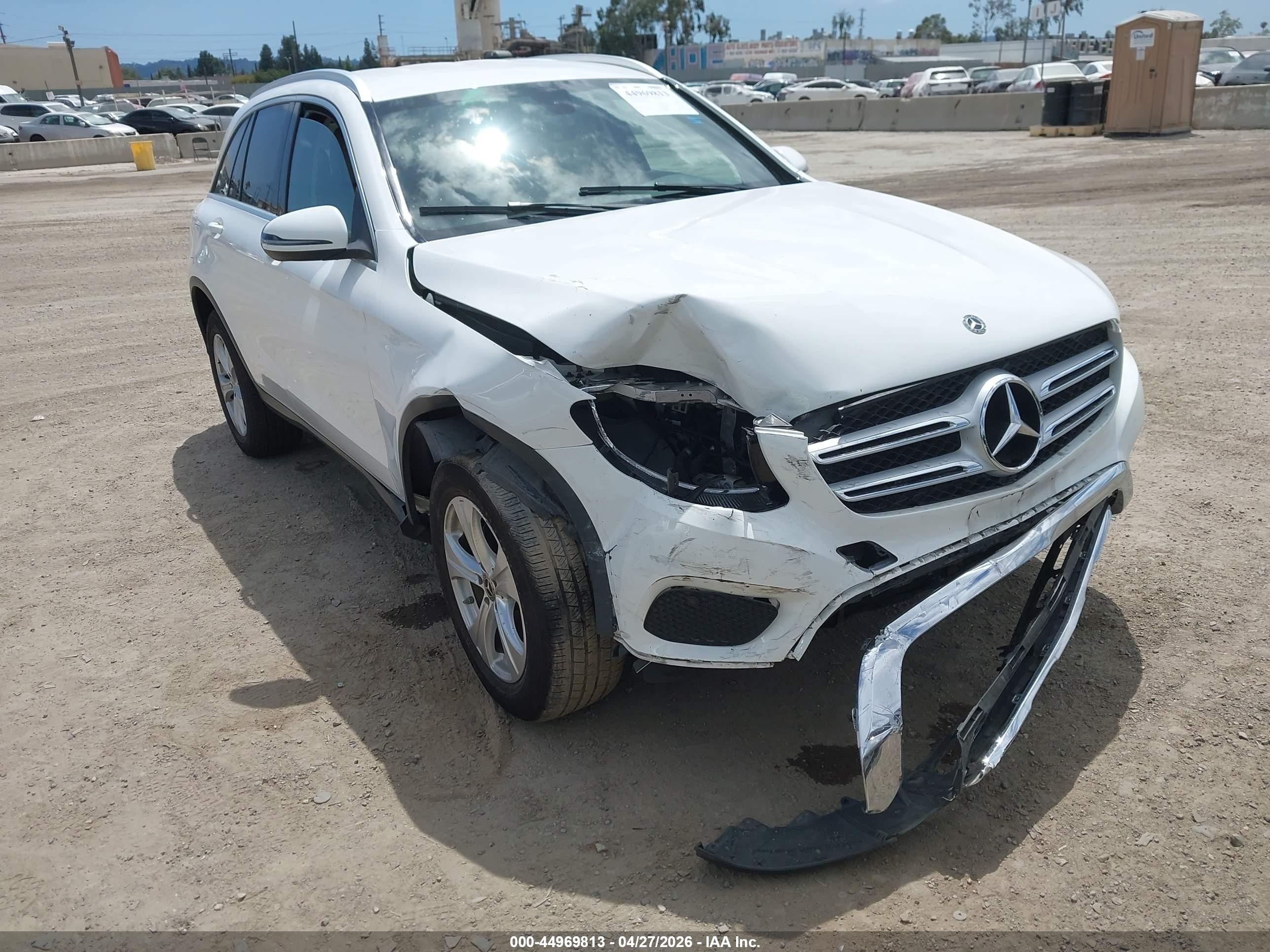2018 Mercedes-Benz GLC 300, VIN WDC0G4JB8JV071464 — Front end