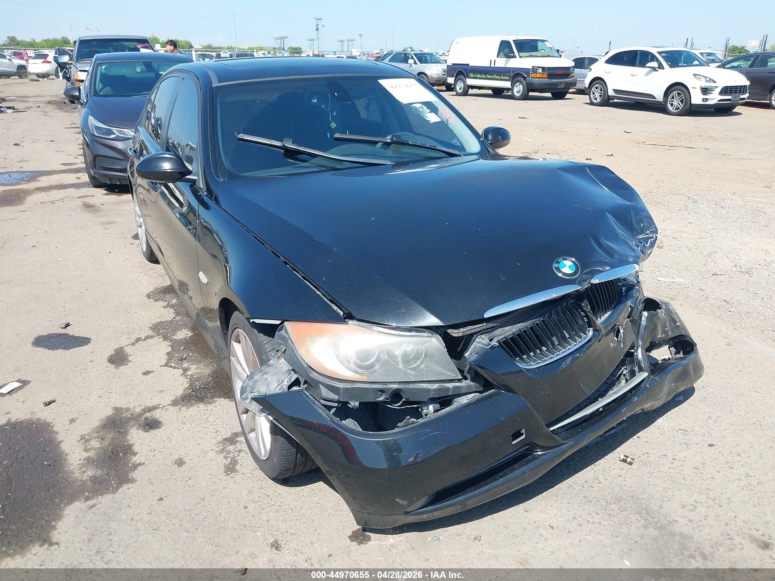2008 BMW 3 Series 328i, VIN WBAVC53578FZ87851 — Front end
