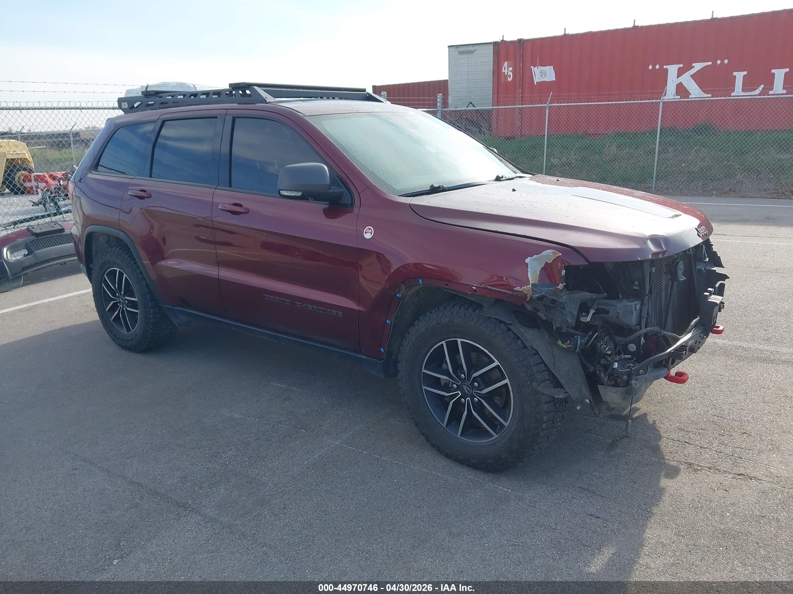 2017 Jeep Grand Cherokee Trailhawk, VIN 1C4RJFLG5HC665812 — Front end