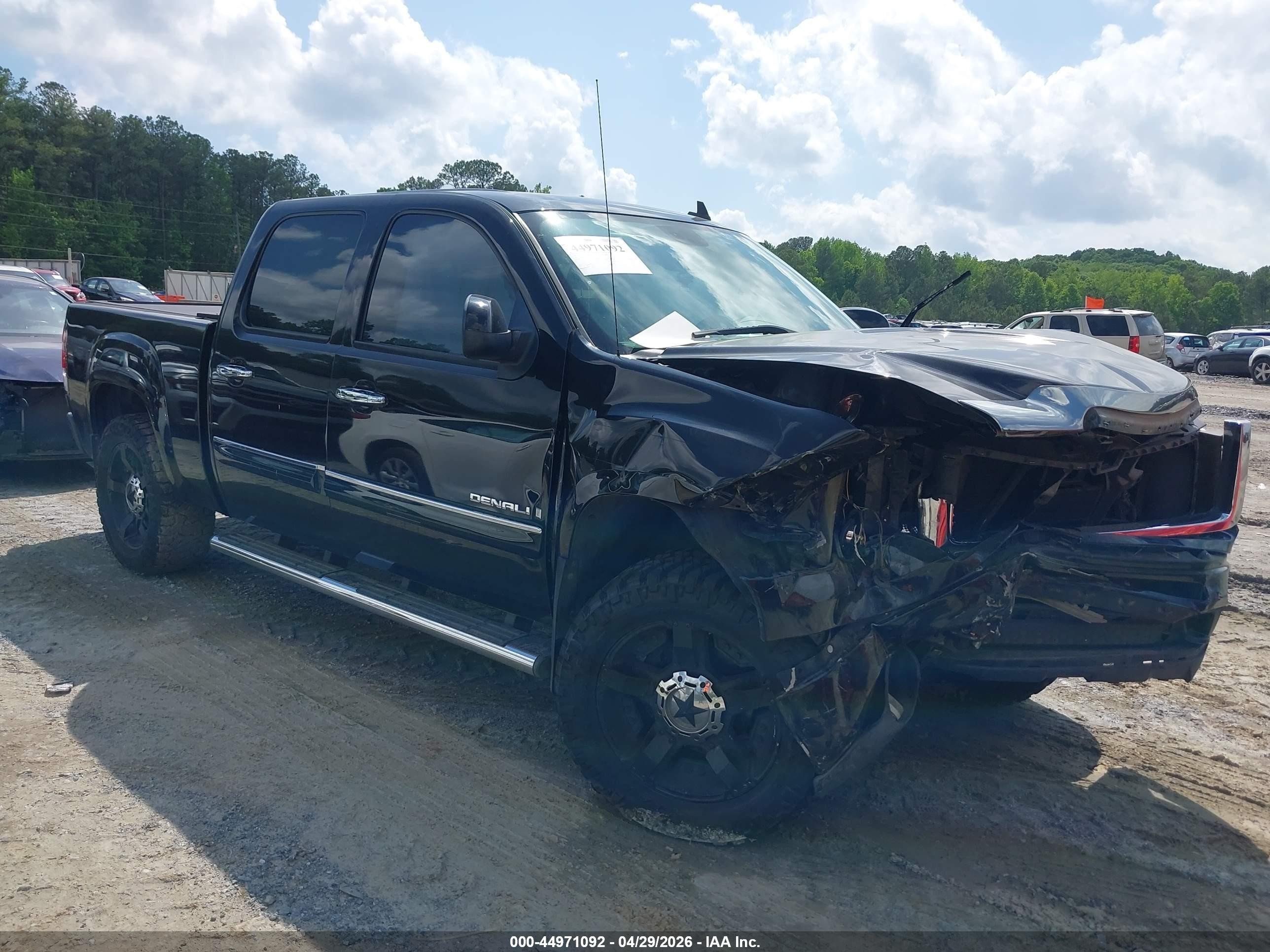2008 GMC Sierra Denali, VIN 2GTEK638181156763 — Front end