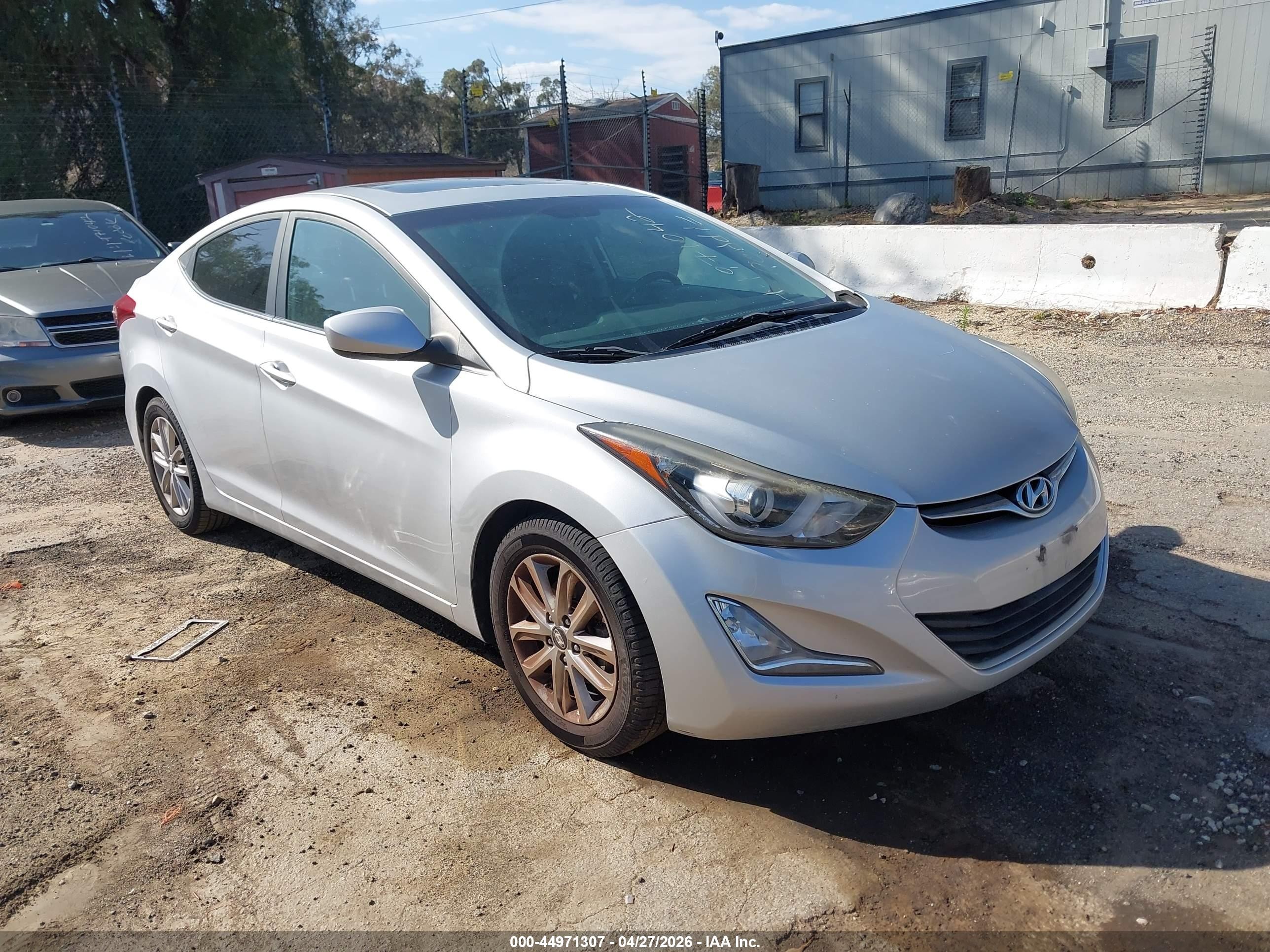 2015 Hyundai Elantra SE, VIN 5NPDH4AE8FH553857 — Normal wear