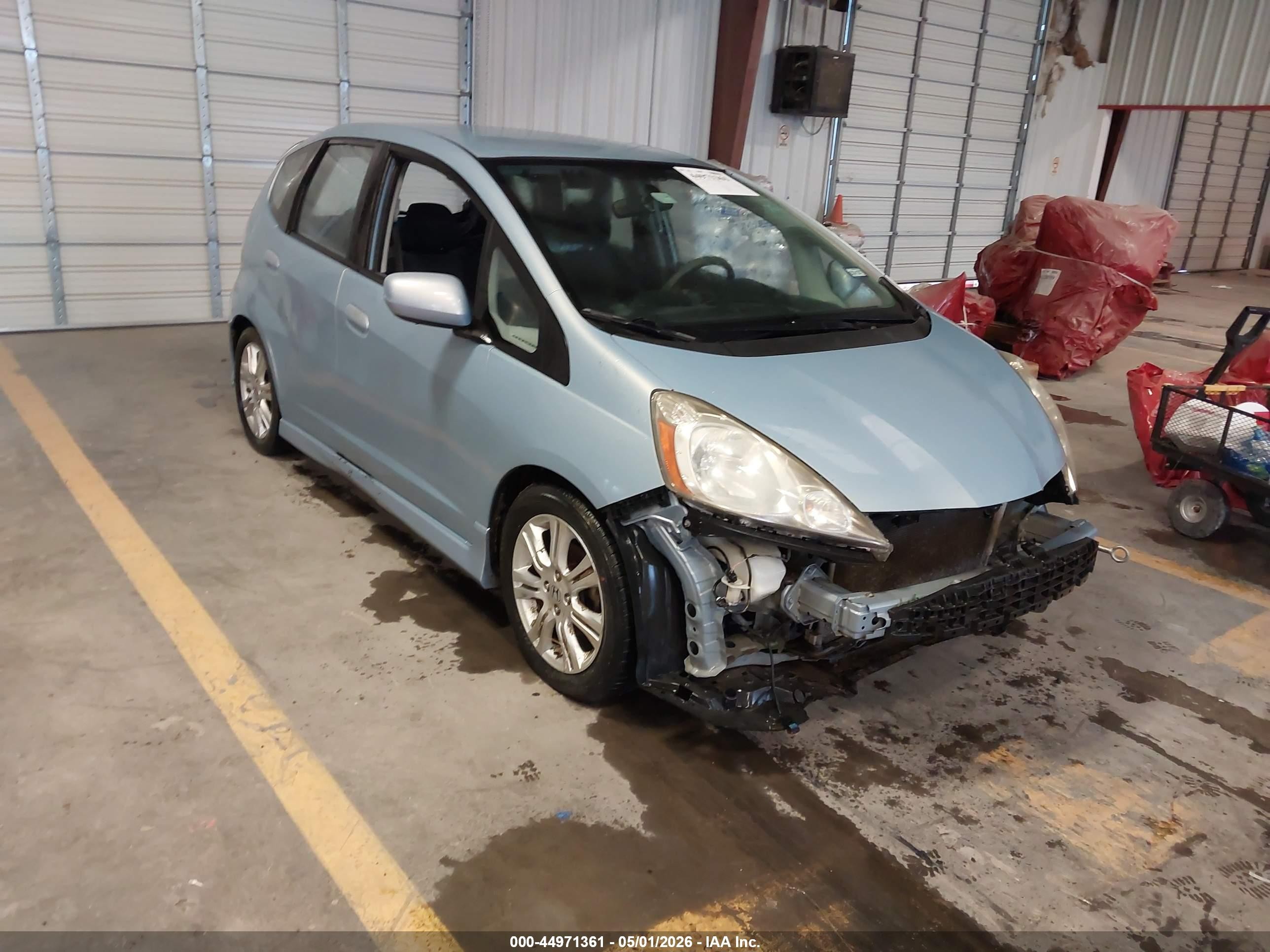 2010 Honda Fit Sport, VIN JHMGE8H43AC036835 — Перед