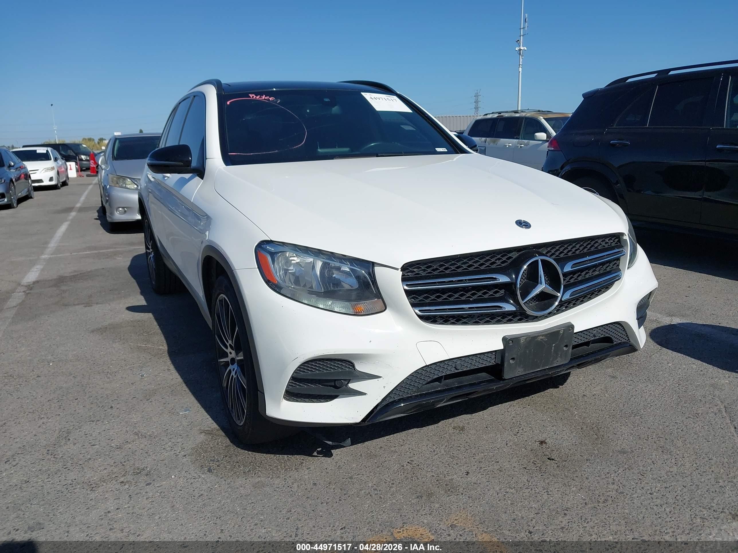 2018 Mercedes-Benz GLC 300, VIN WDC0G4JB4JV063961 — Side