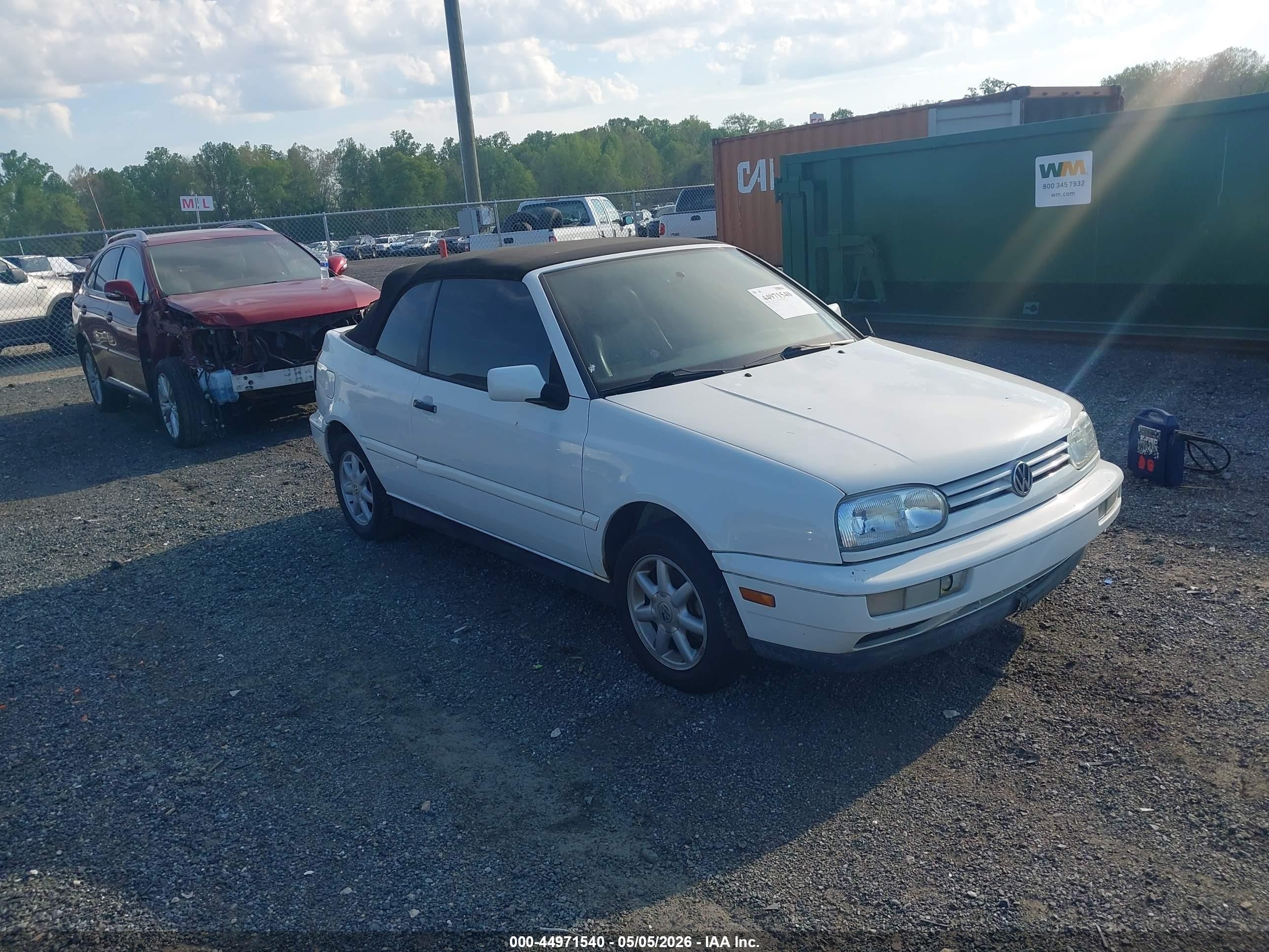 1998 Volkswagen Cabriolet, VIN 3VWBA61E3WM813130 — Normal wear