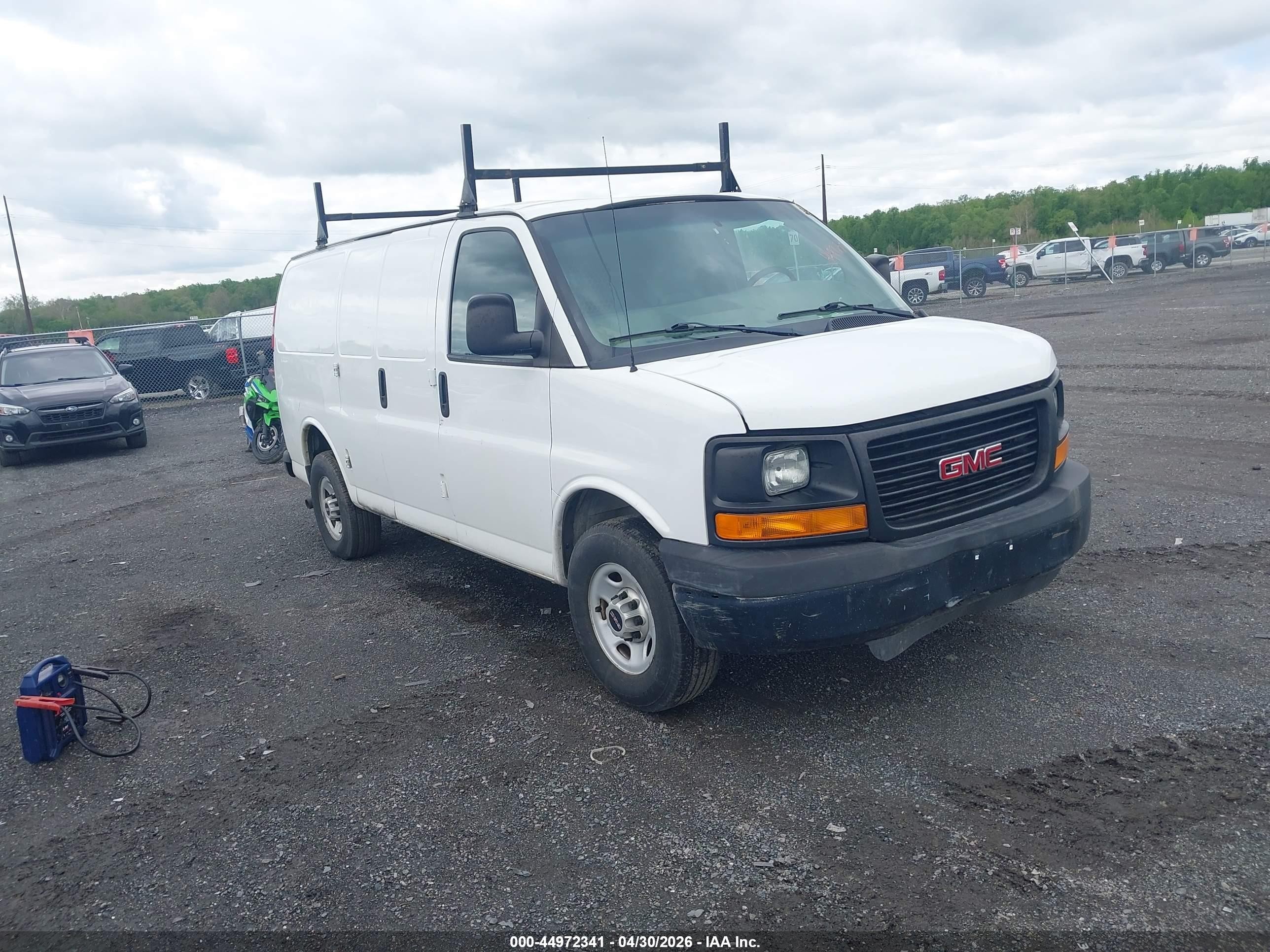 2014 GMC Savana, VIN 1GTZ7TCA1E1201657 — Normal wear