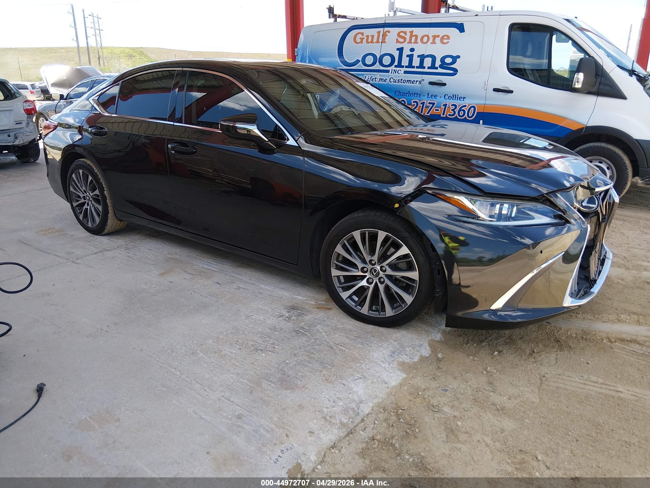 2019 Lexus ES 350, VIN 58ABZ1B13KU034878 — Перед