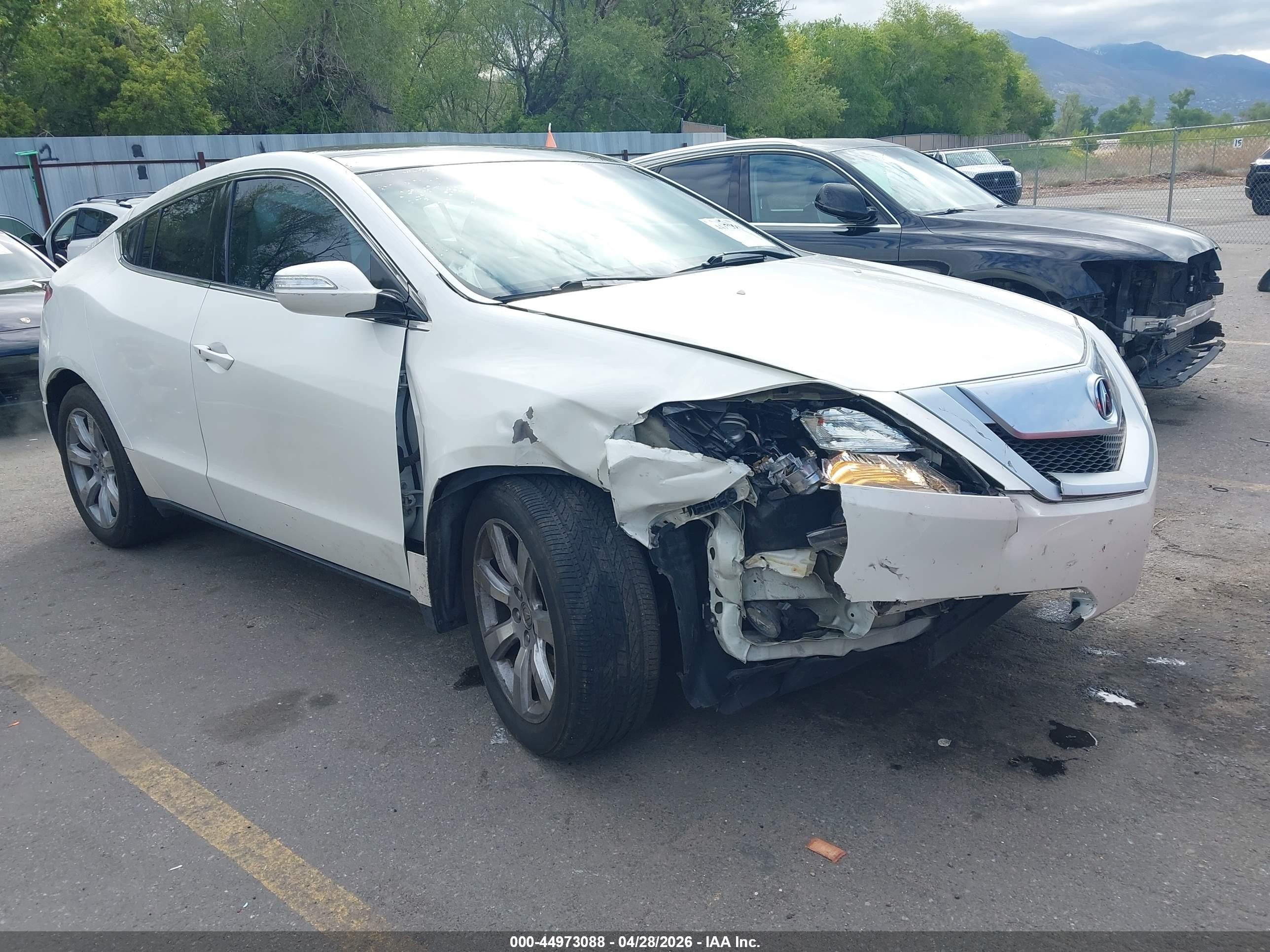 2011 Acura ZDX Technology, VIN 2HNYB1H48BH500507 — Side