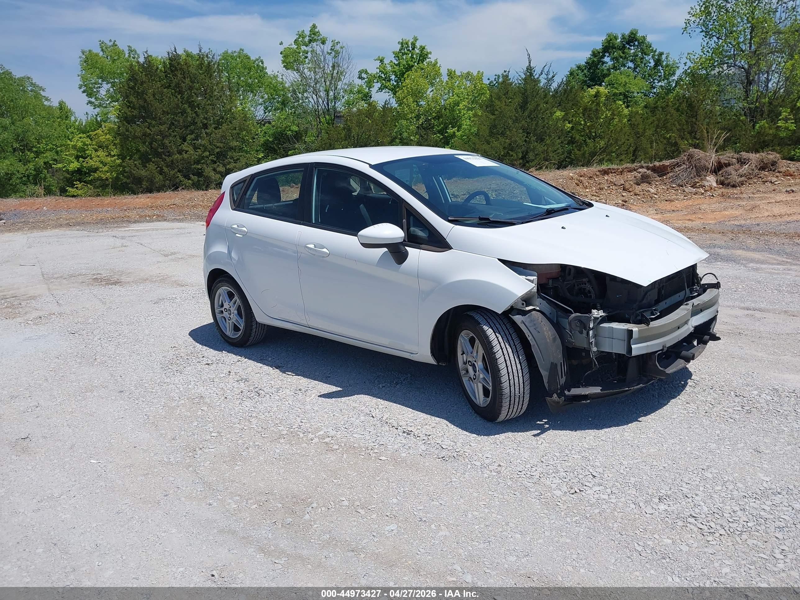 2019 Ford Fiesta SE, VIN 3FADP4EJ5KM145370 — Перед