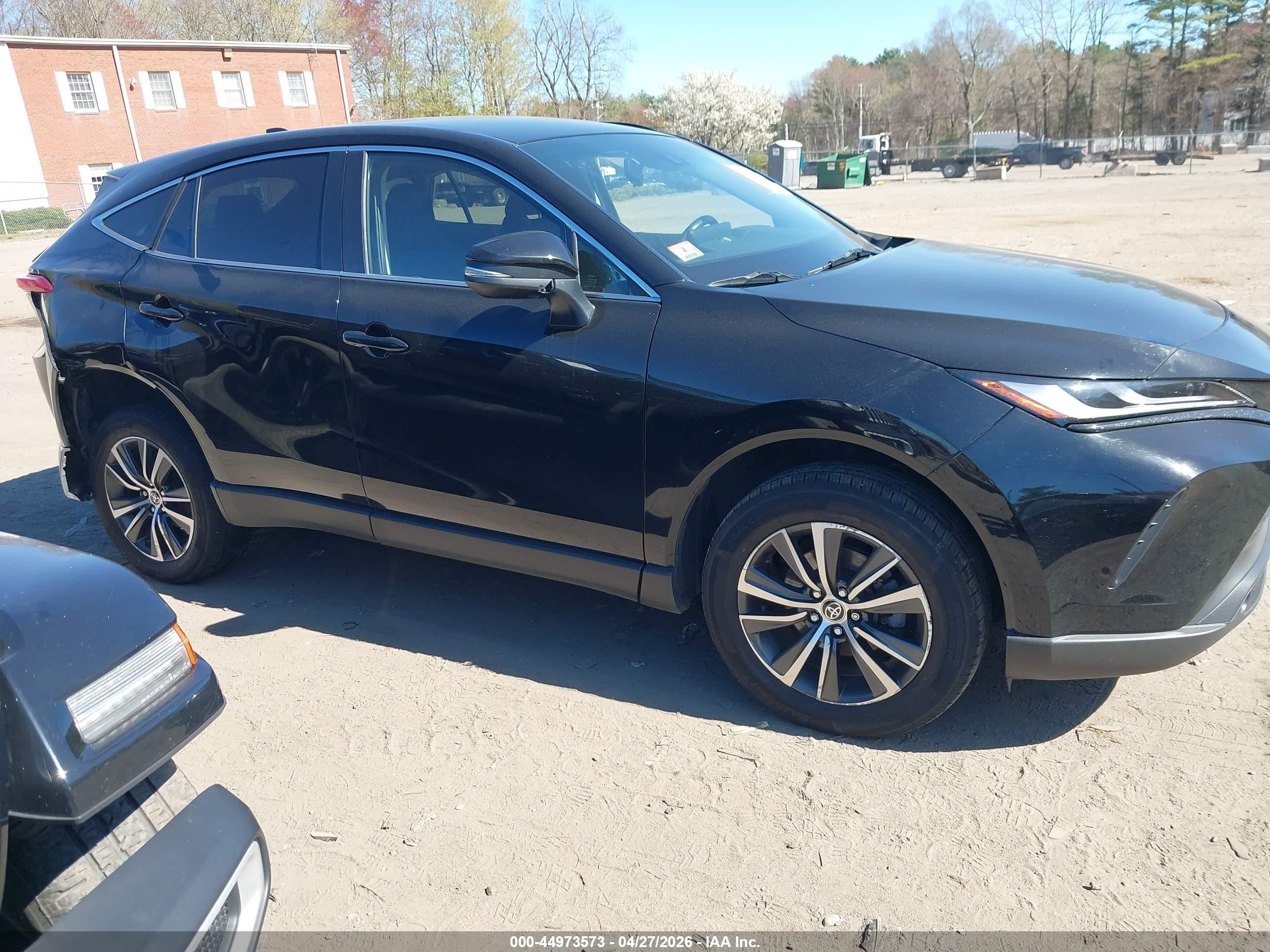 2023 Toyota Venza Limited, VIN JTEAAAAH4PJ126390 — Rear end