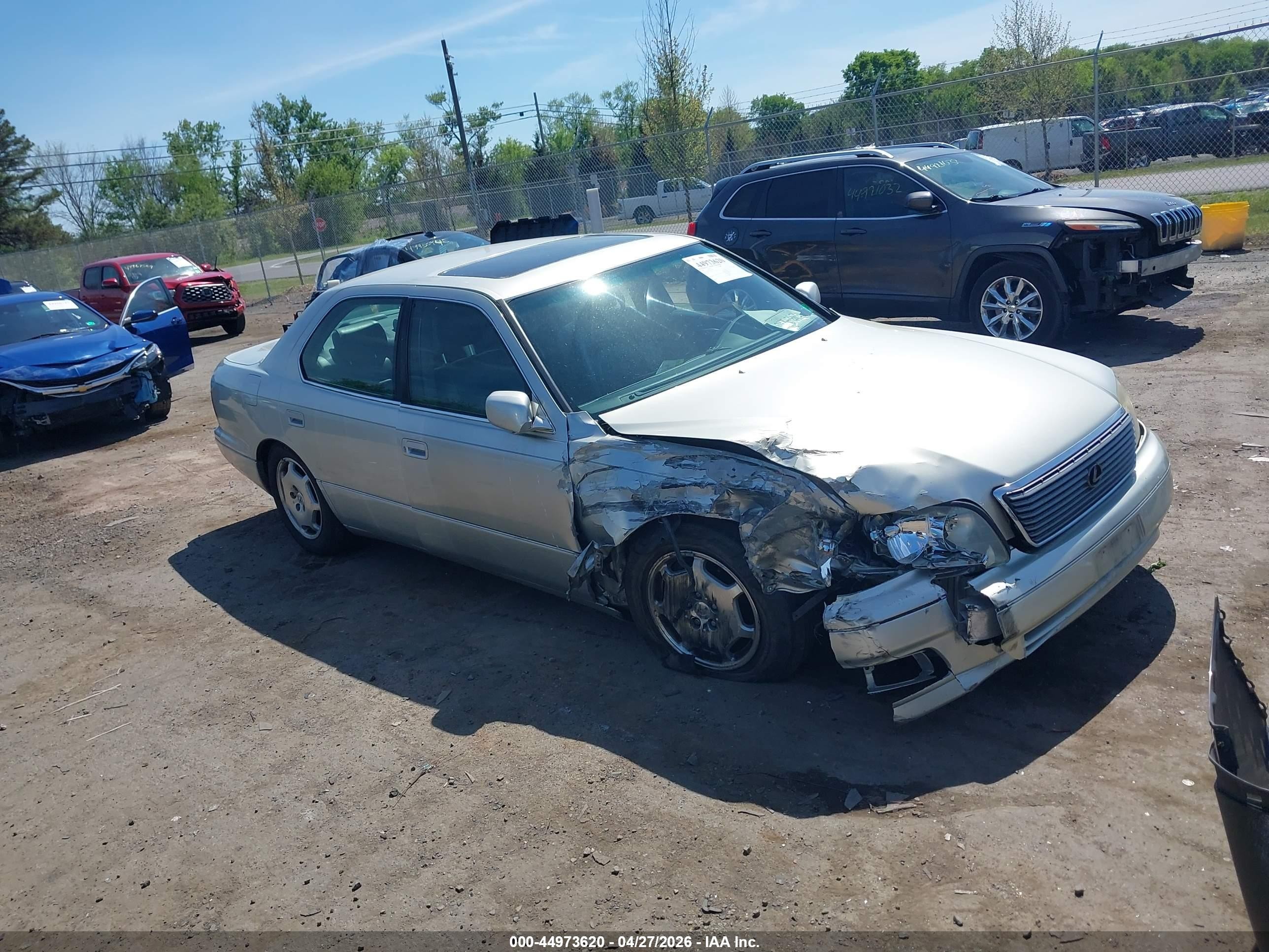 2000 Lexus LS 400, VIN JT8BH28F9Y0181583 — Front end