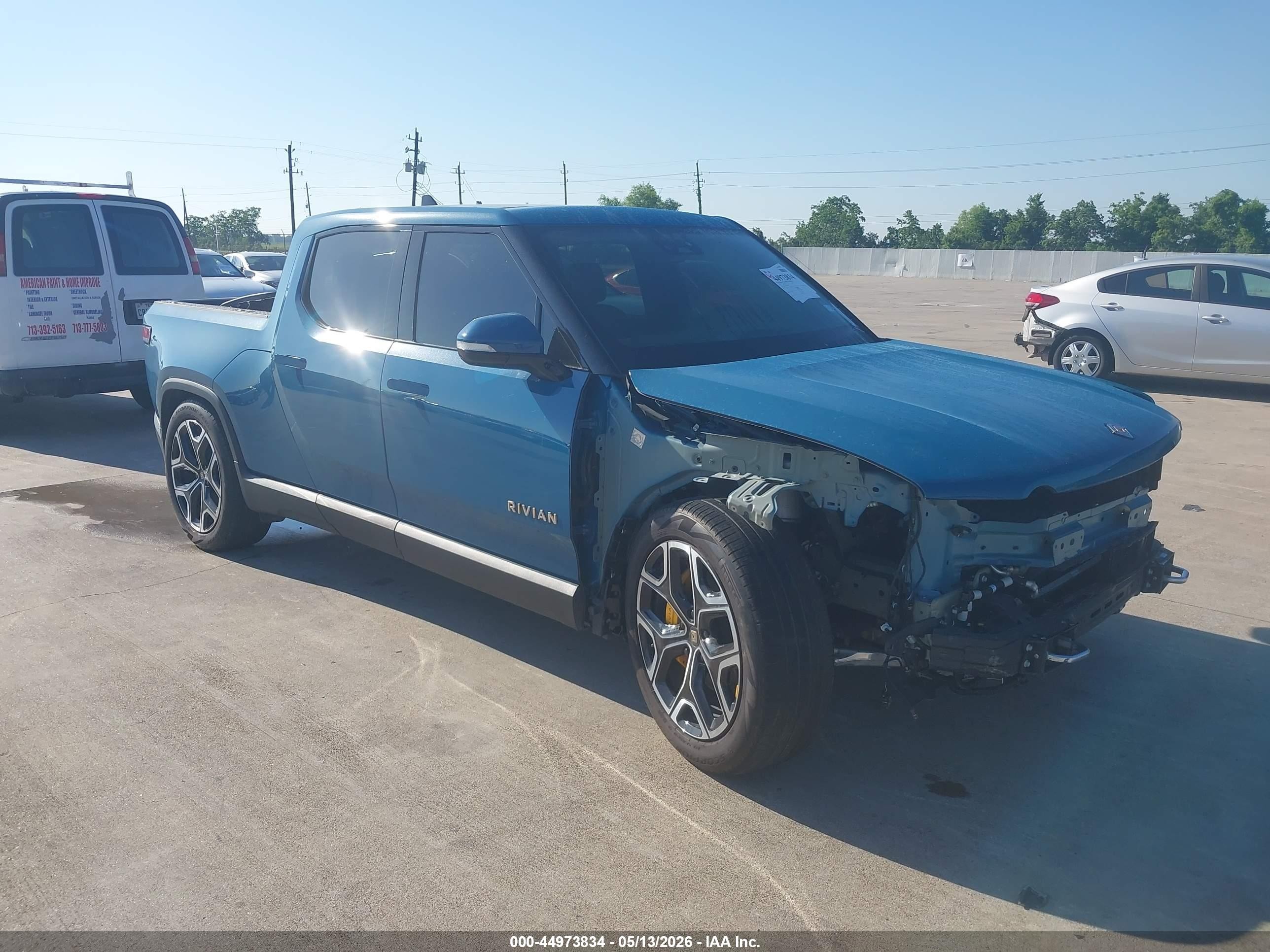 2022 Rivian R1T Launch Edition, VIN 7FCTGAAL8NN002316 — Front end