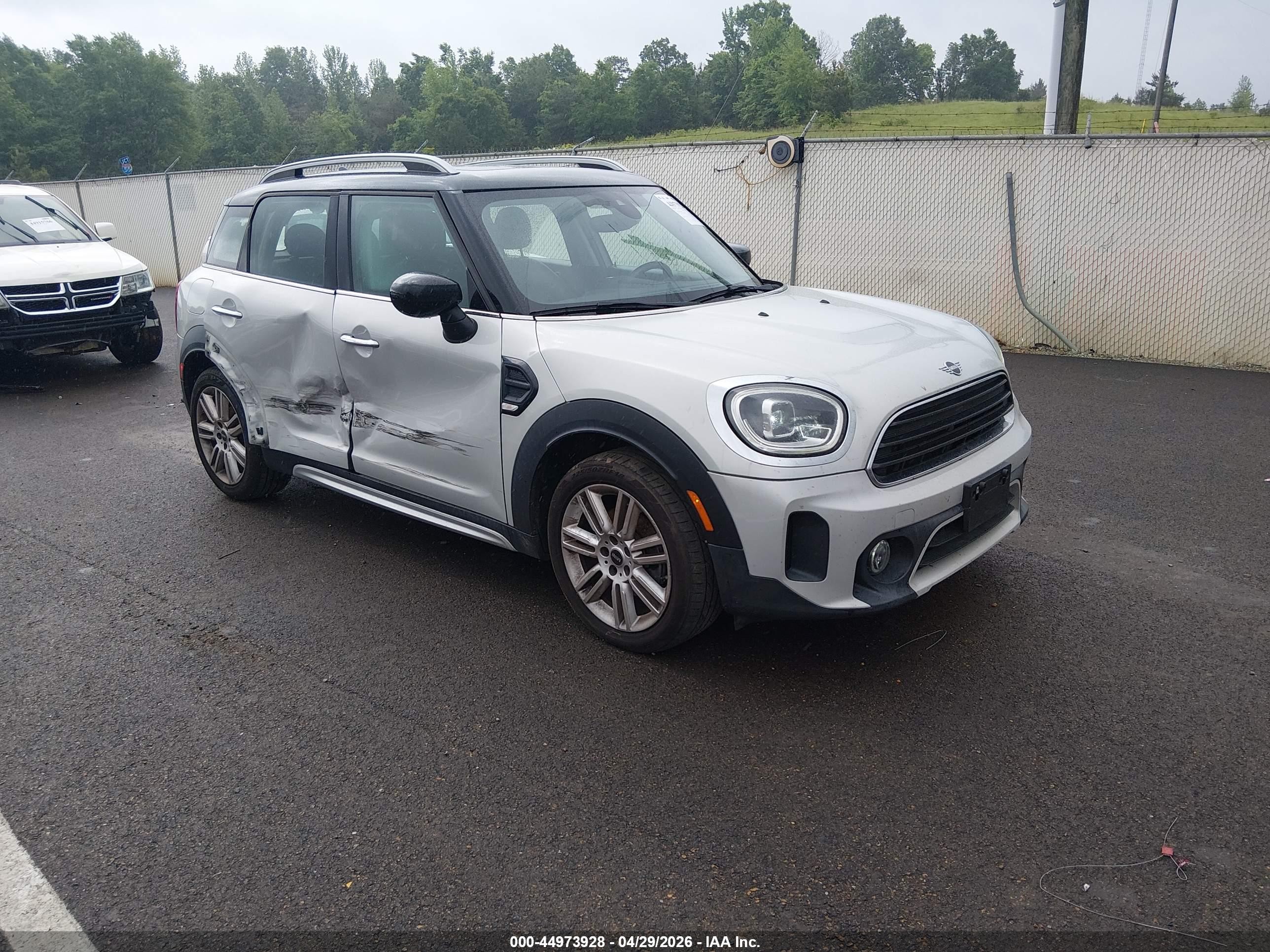 2022 MINI Countryman Cooper, VIN WMZ23BR06N3P25915 — Side