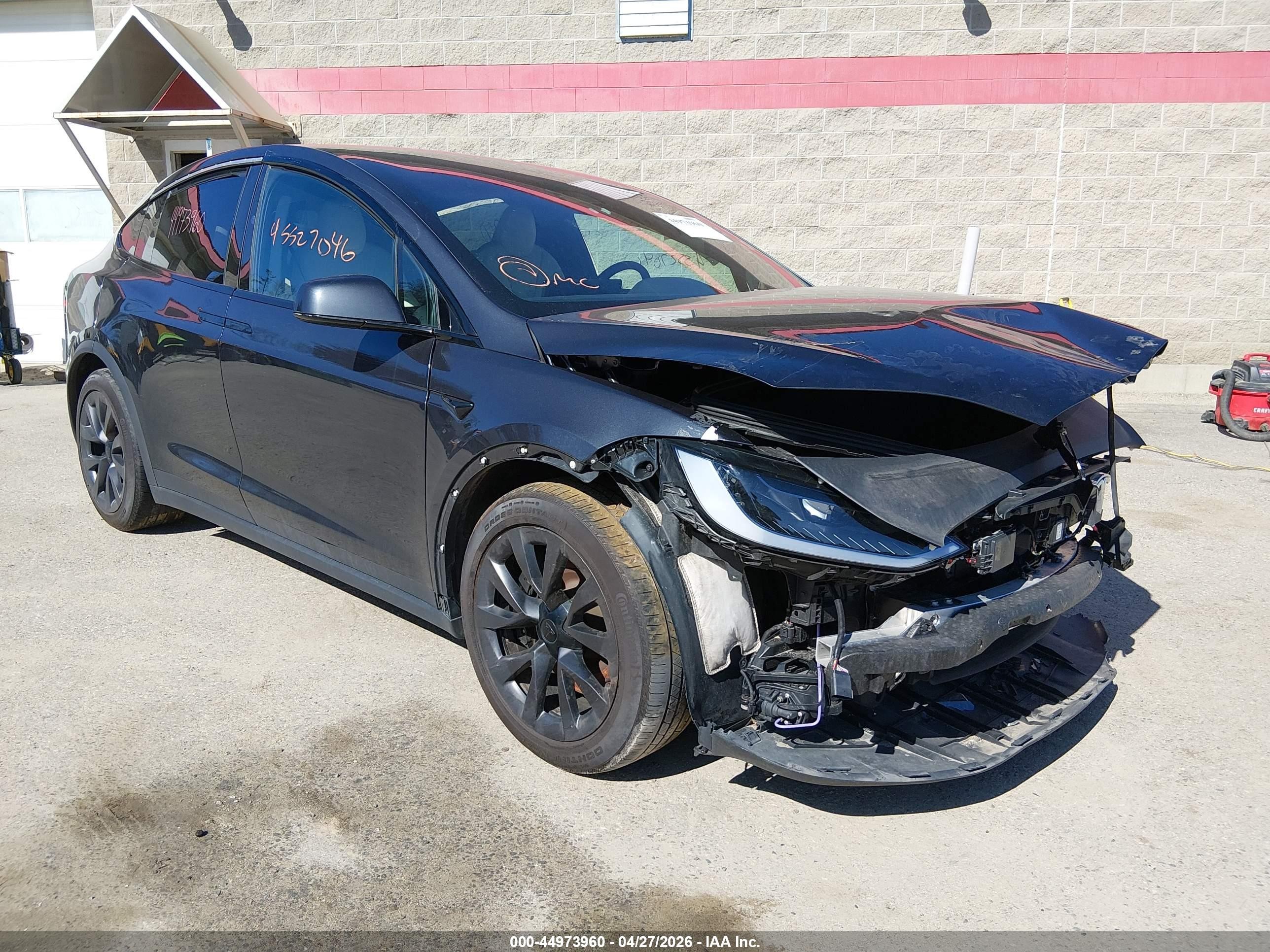 2023 Tesla Model X, VIN 7SAXCBE58PF423364 — Front end