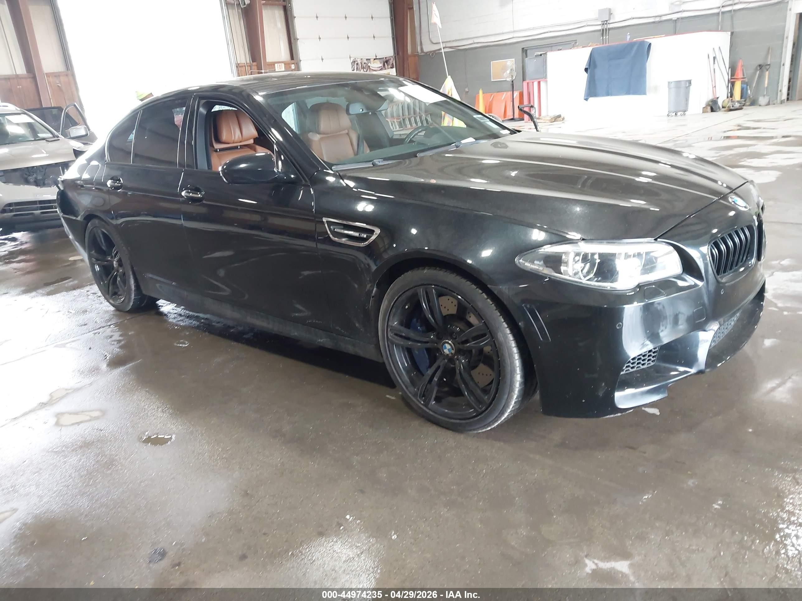 2015 BMW M5, VIN WBSFV9C54FD594917 — Зад