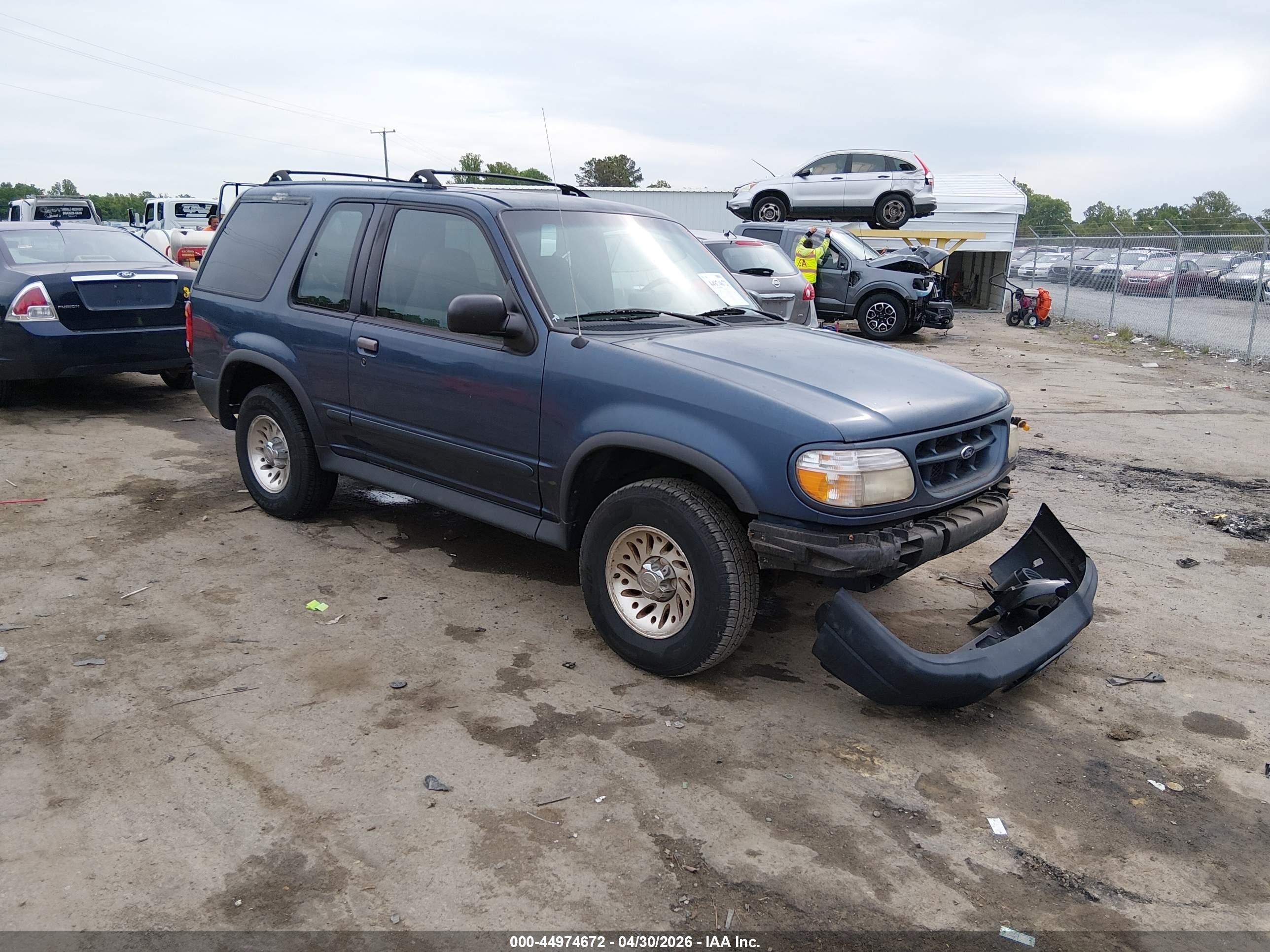2000 Ford Explorer Sport, VIN 1FMYU60E1YUA66417 — All over