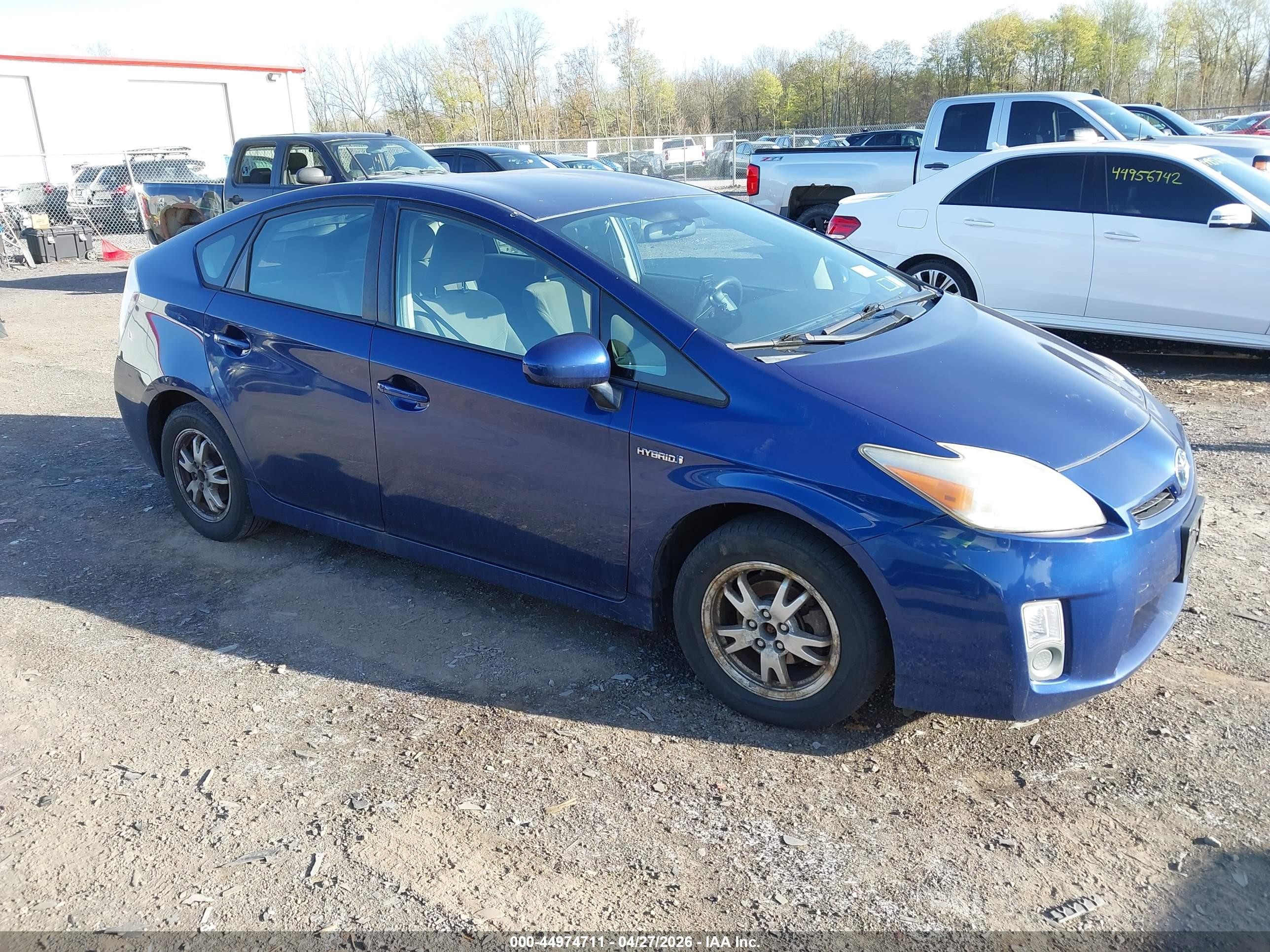2011 Toyota Prius II, VIN JTDKN3DUXB1367591 — Normal wear
