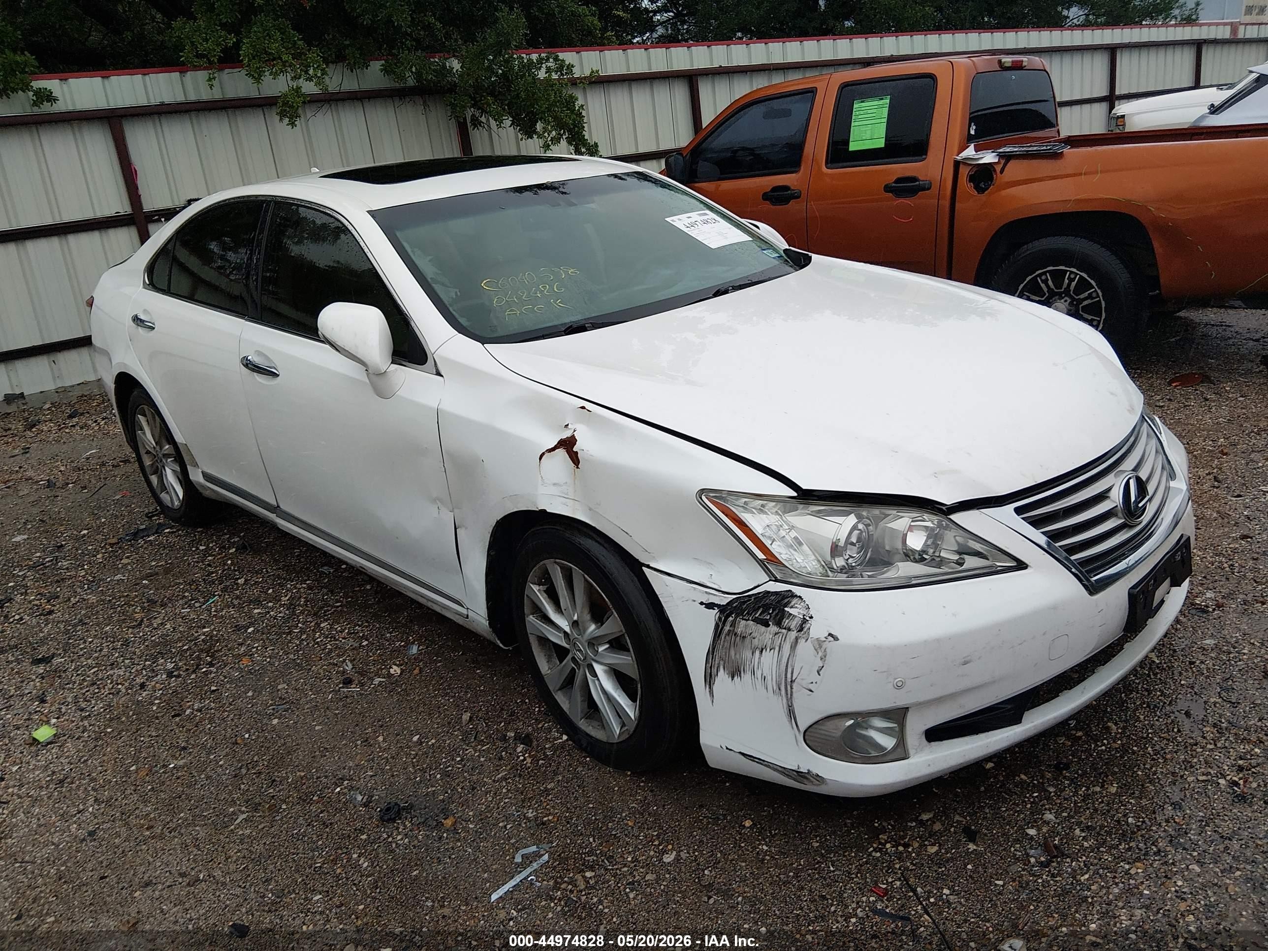 2012 Lexus ES 330, VIN JTHBK1EG5C2502458 — Front end