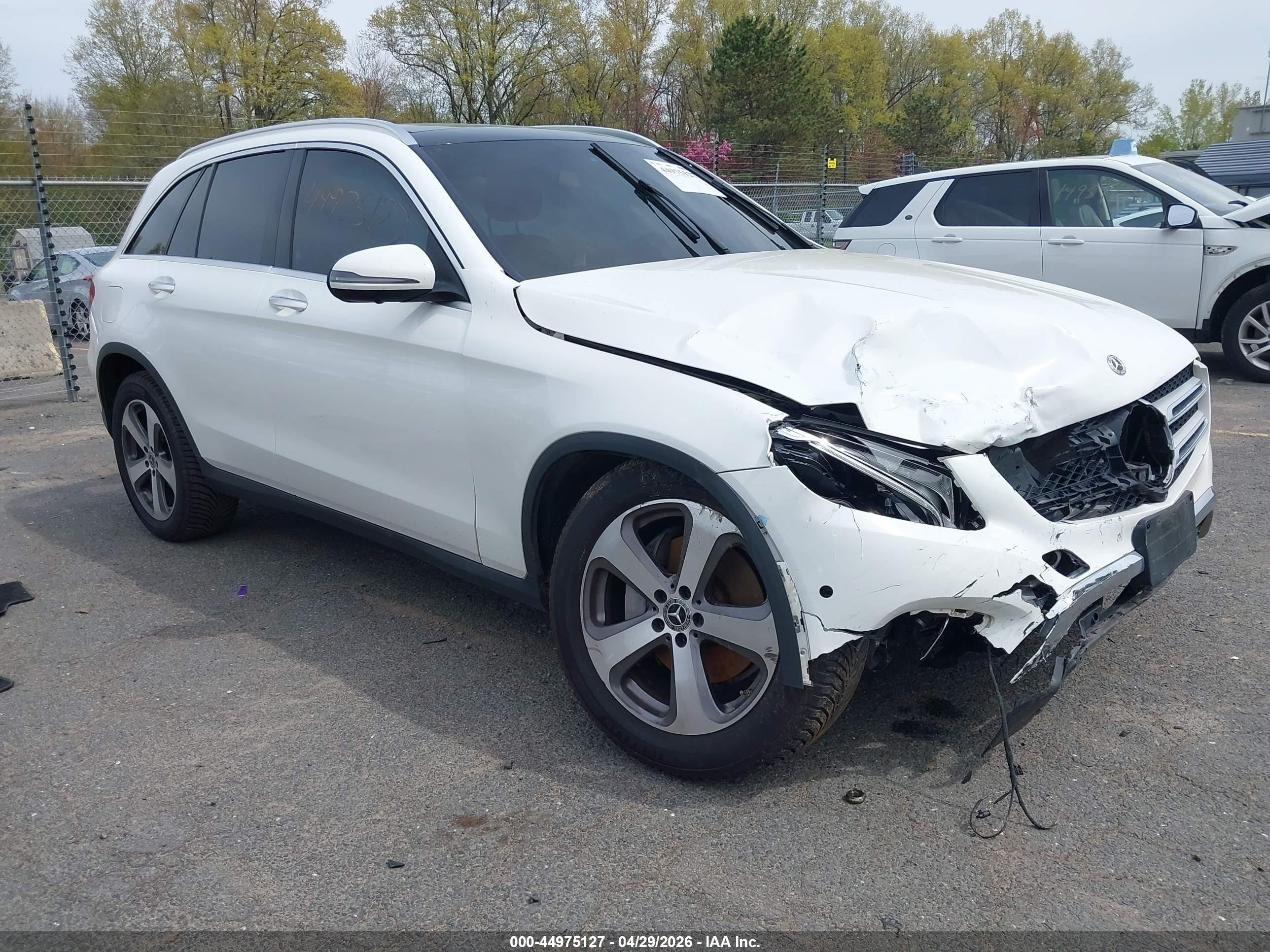 2018 Mercedes-Benz GLC 300, VIN WDC0G4KBXJV091360 — Front end