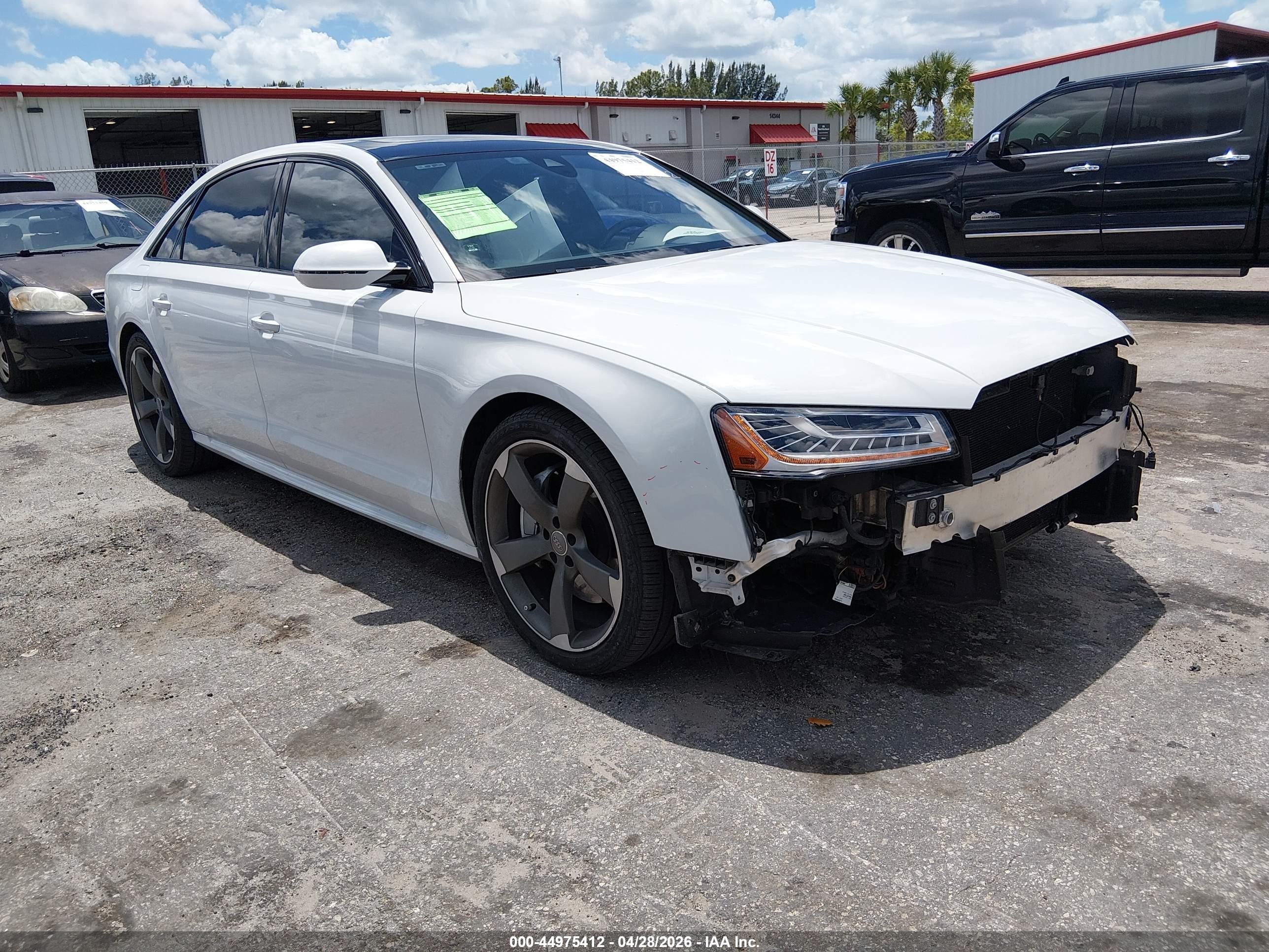 2018 Audi A8, VIN WAU44AFDXJN000398 — Front end