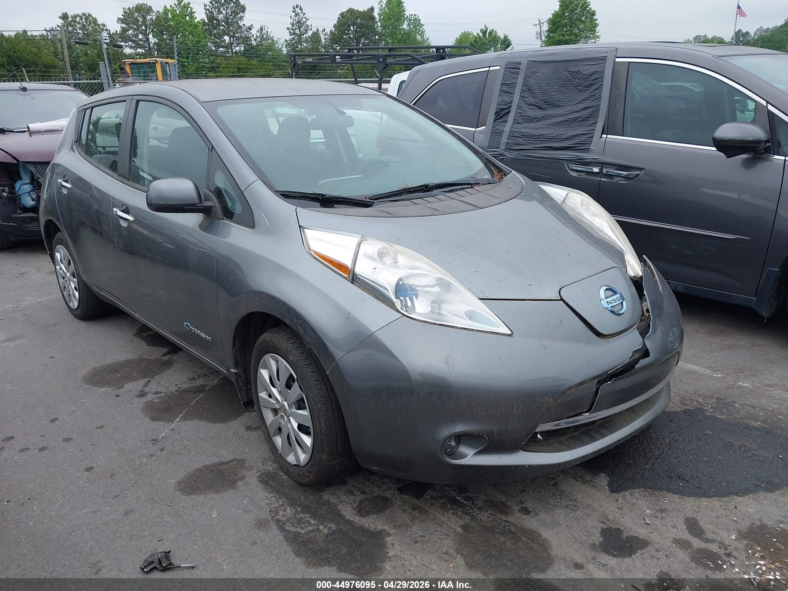 2014 Nissan LEAF SV, VIN 1N4AZ0CP3EC339513 — Перед