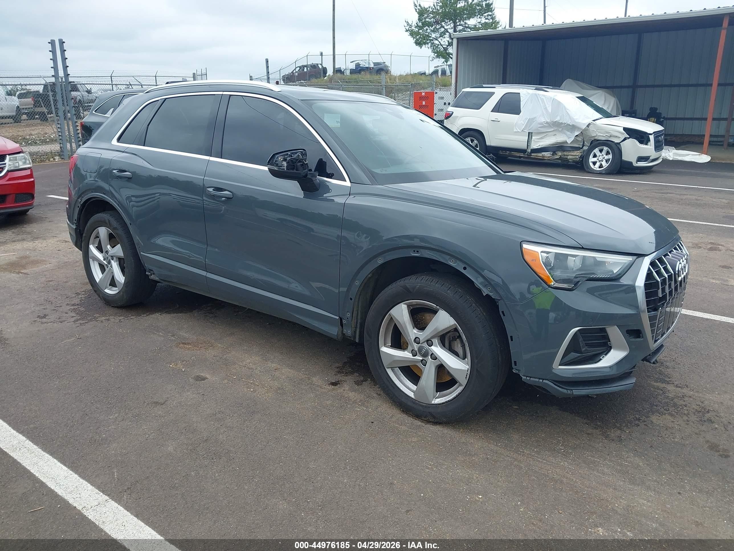 2019 Audi Q3 Premium, VIN WA1AECF33K1086288 — Перед