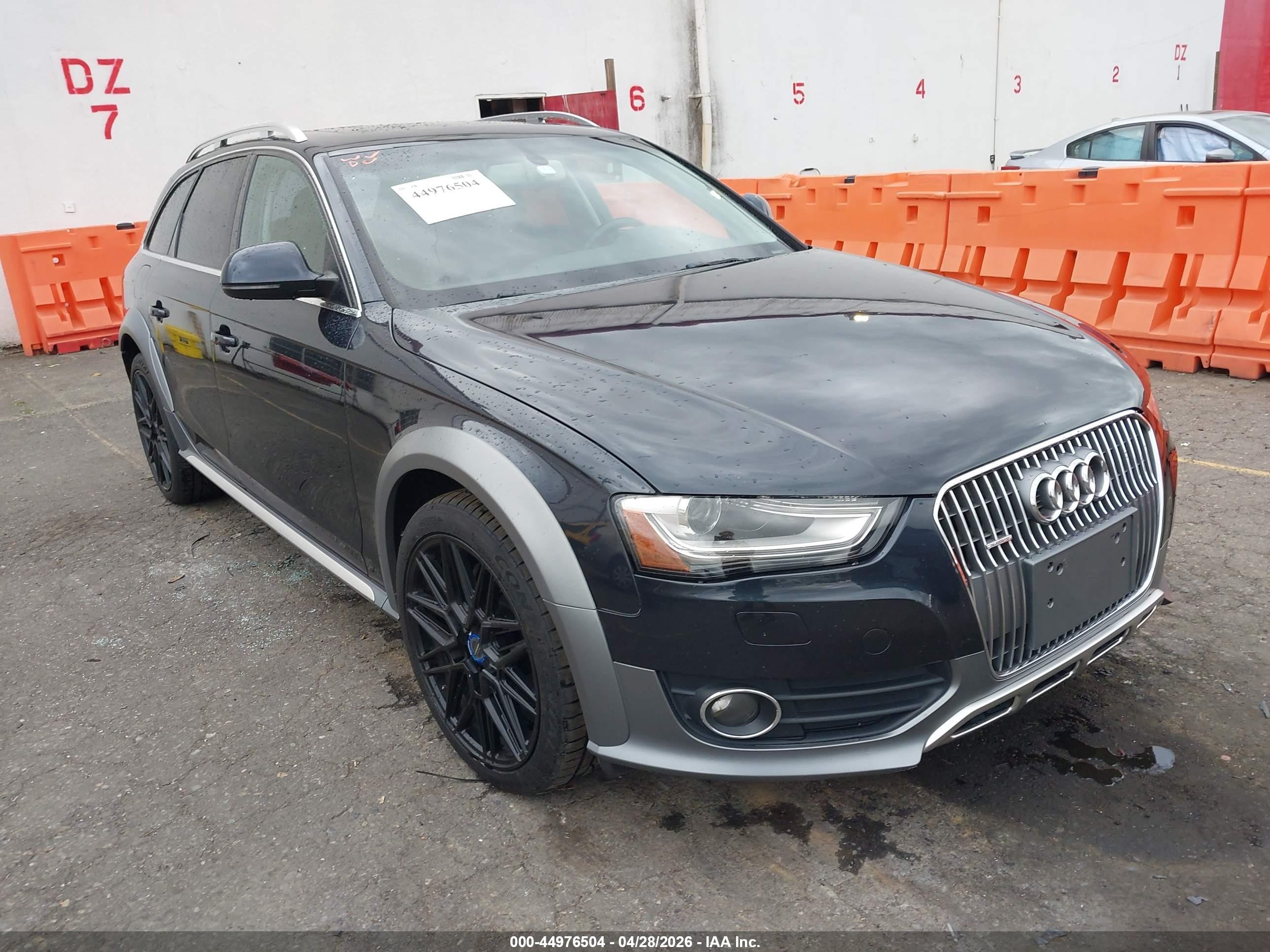 2013 Audi allroad A4 Premium Plus, VIN WA1UFAFL9DA108974 — Зад