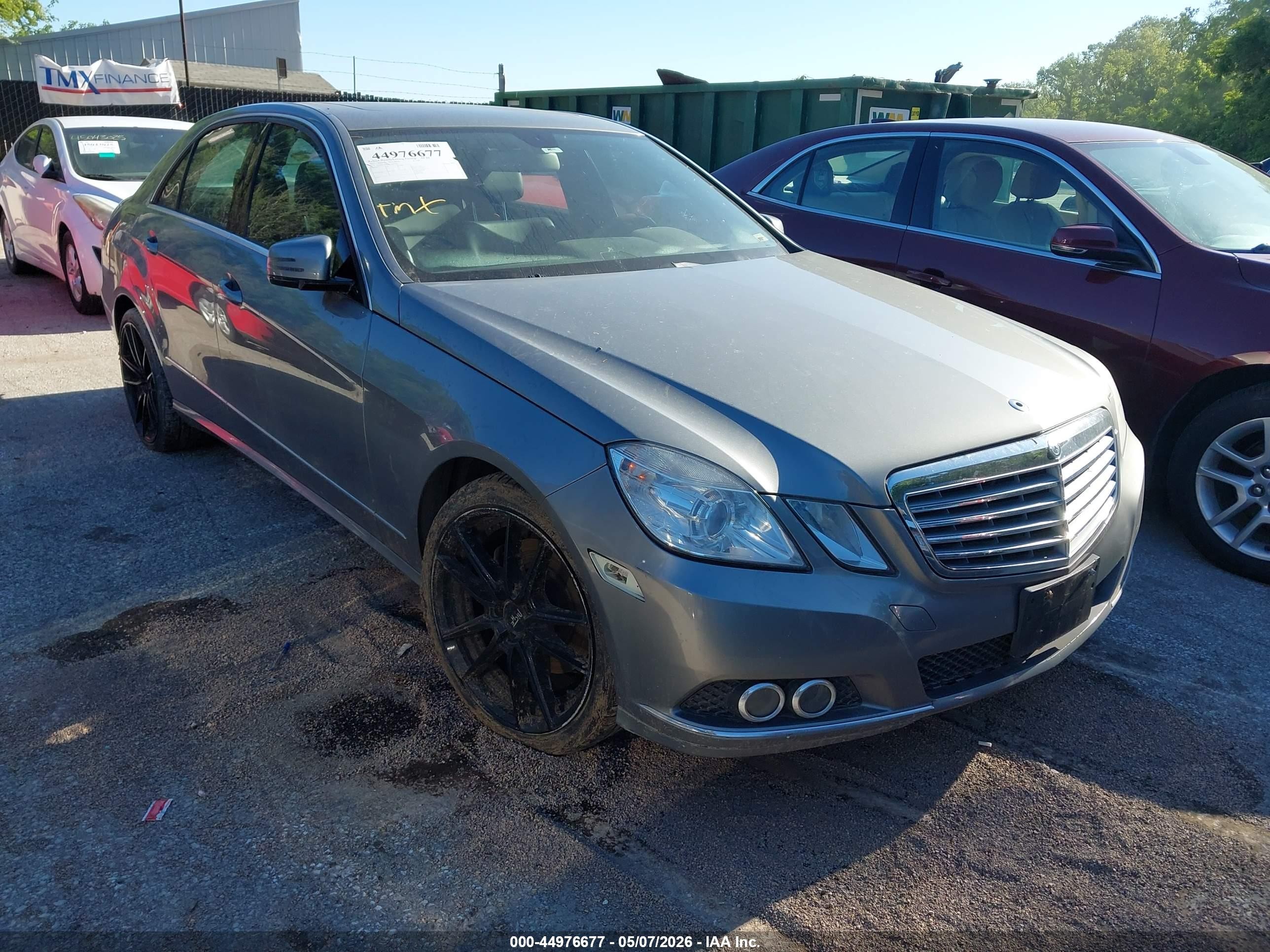 2011 Mercedes-Benz E 350 Luxury, VIN WDDHF8HB7BA367020 — Rear end