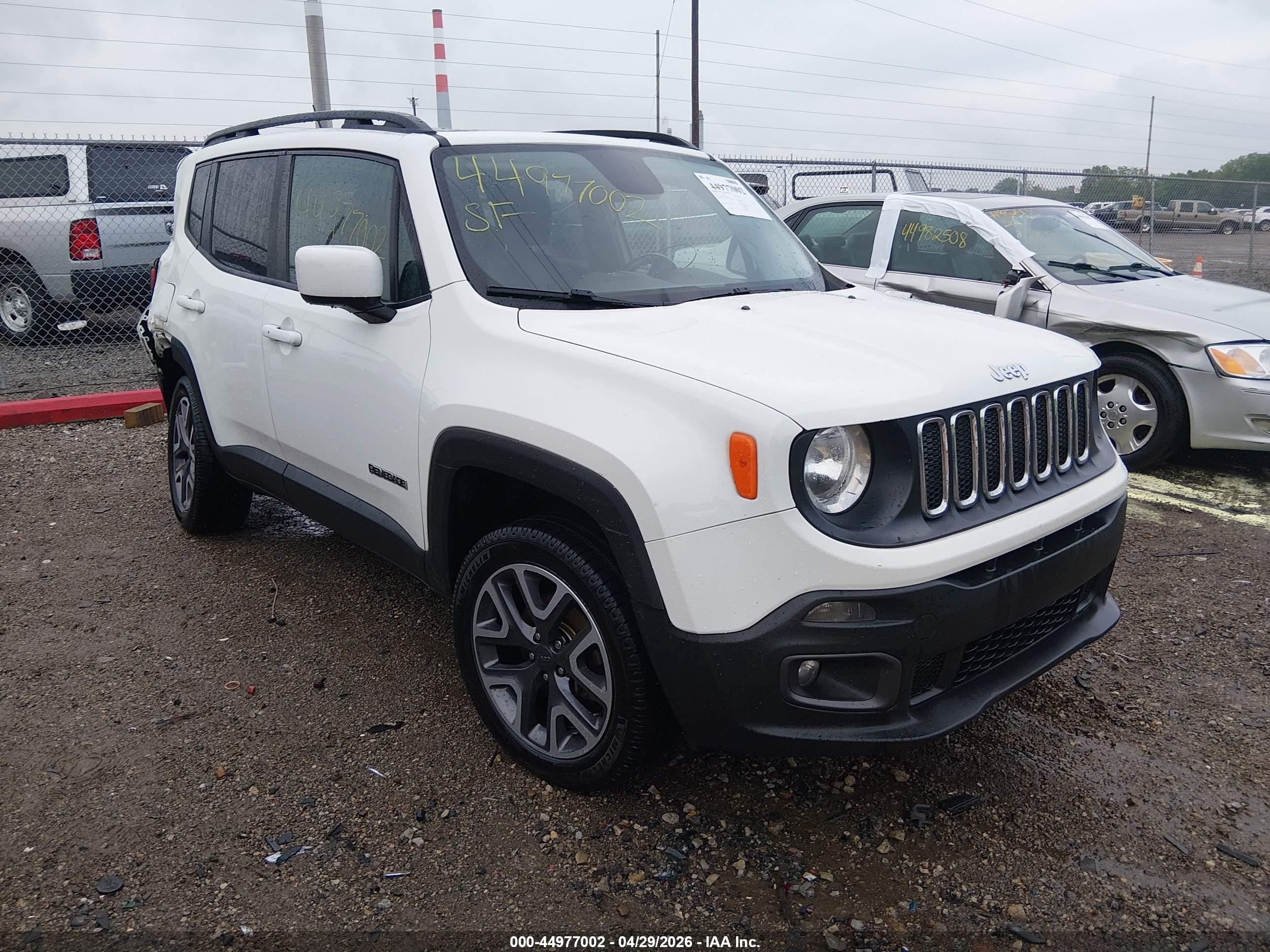 2017 Jeep Renegade Latitude, VIN ZACCJBBB4HPE50020 — Rear end
