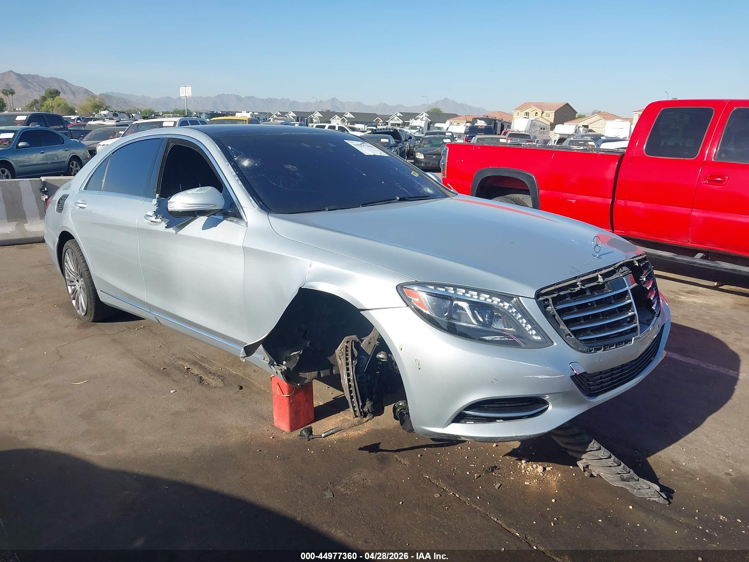 2015 Mercedes-Benz S 550, VIN WDDUG8FB2FA155355 — Side