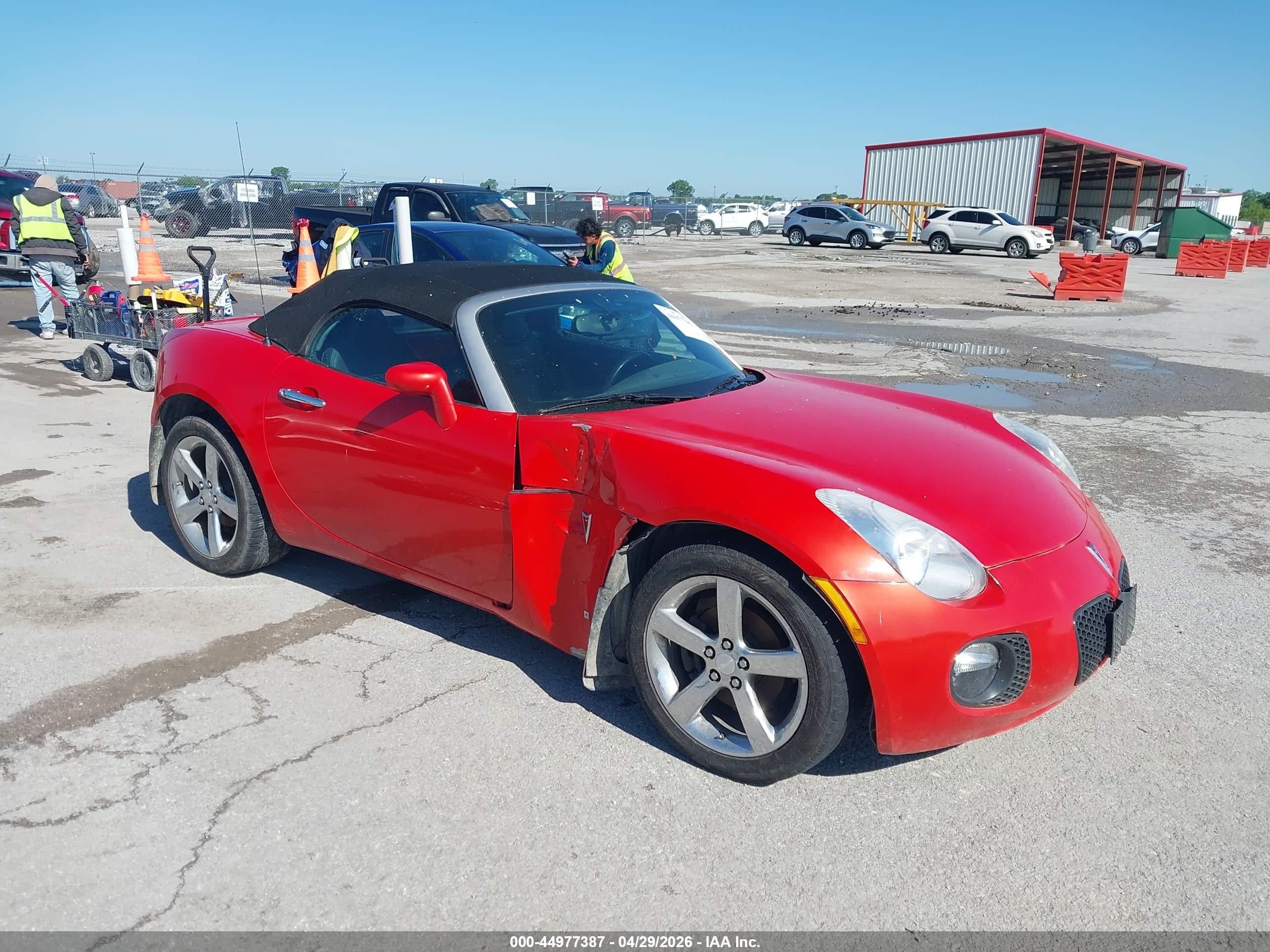 2008 Pontiac Solstice GXP, VIN 1G2MG35X38Y108117 — Side