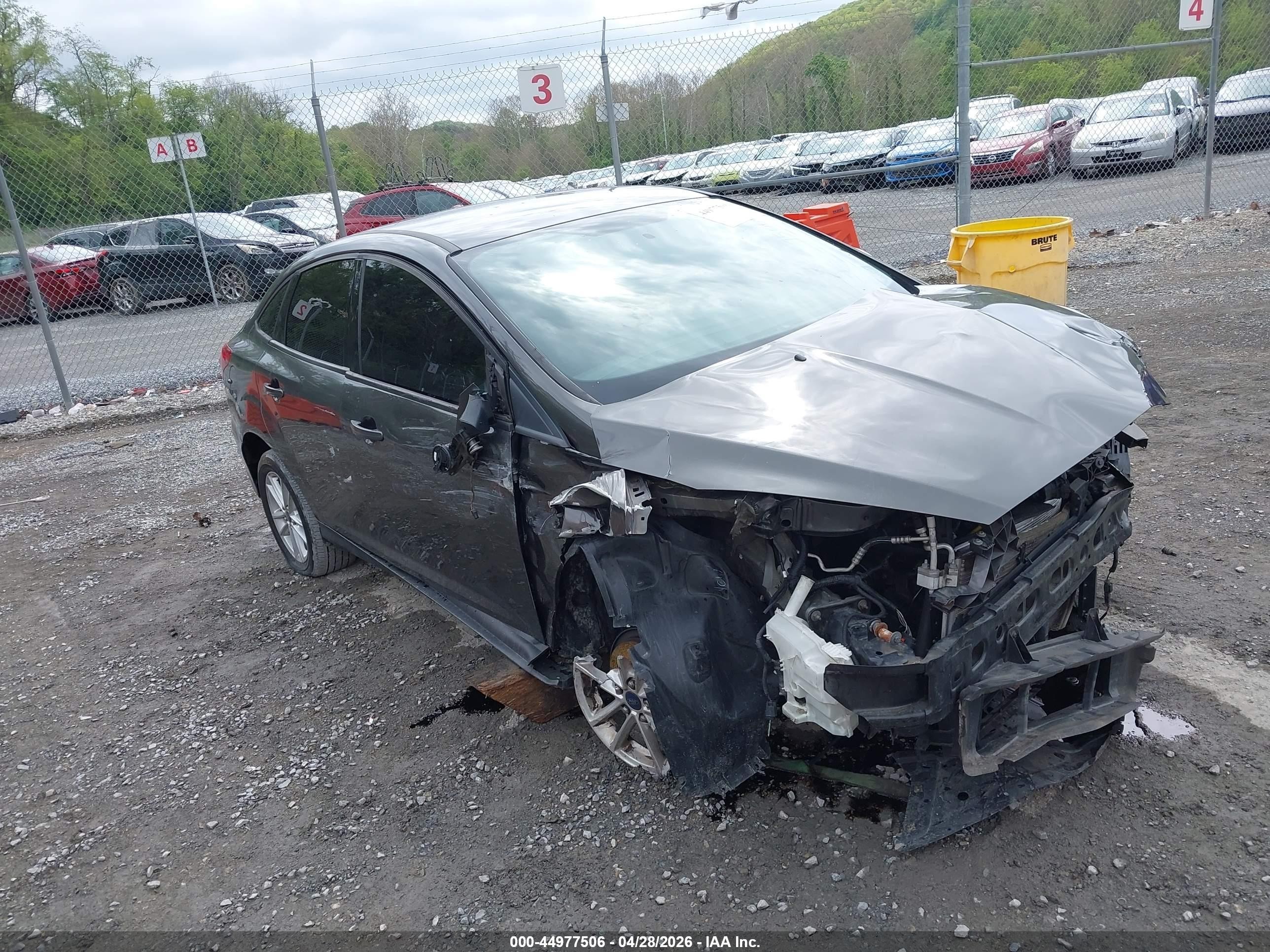 2015 Ford Focus SE, VIN 1FADP3F24FL339333 — All over
